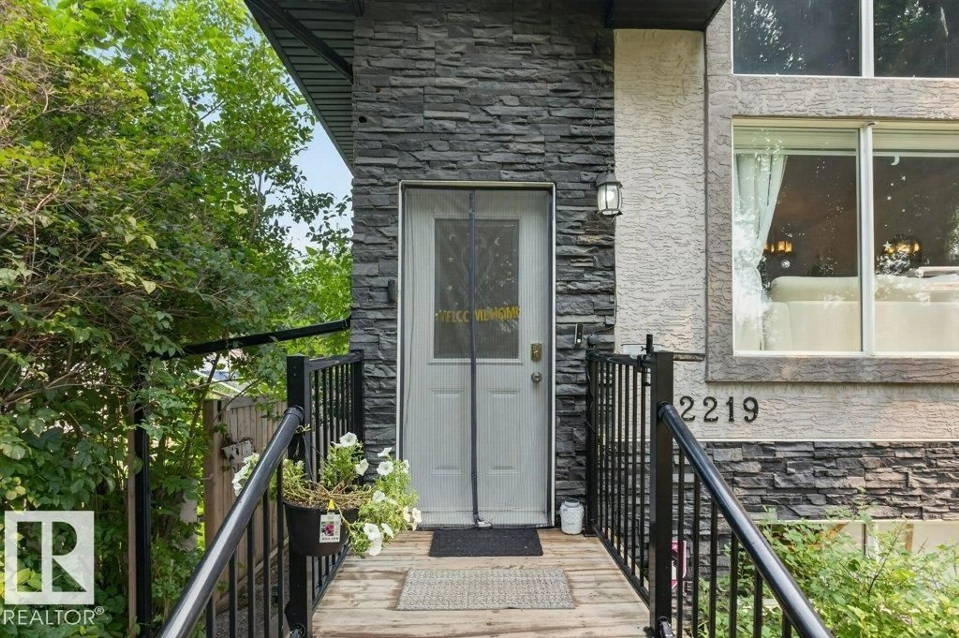 Unknown for 12219 89 ST, Edmonton Alberta T5B3W5