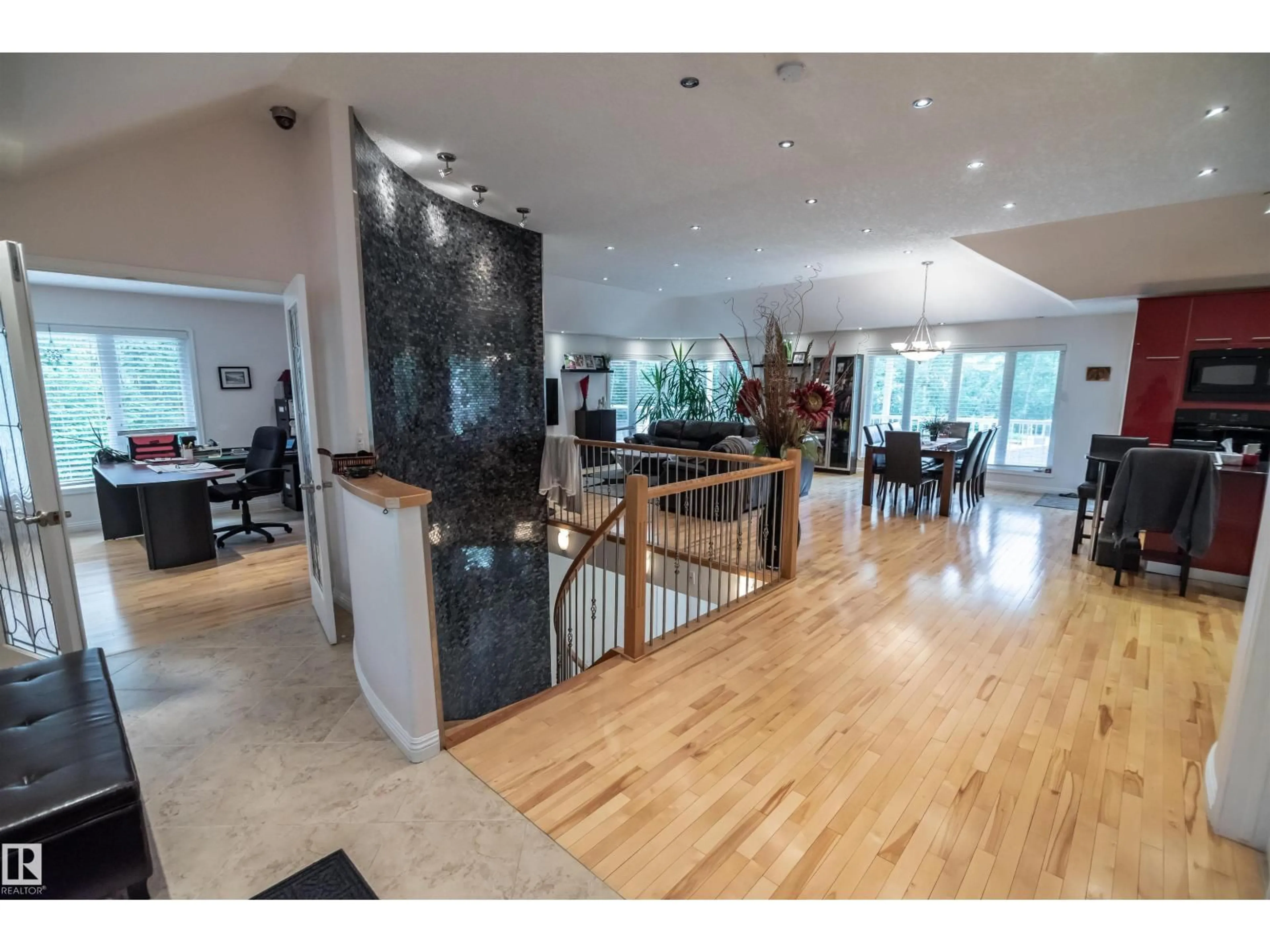 Indoor foyer for 5631 49 ST, Rural Lac Ste. Anne County Alberta T0E0A0