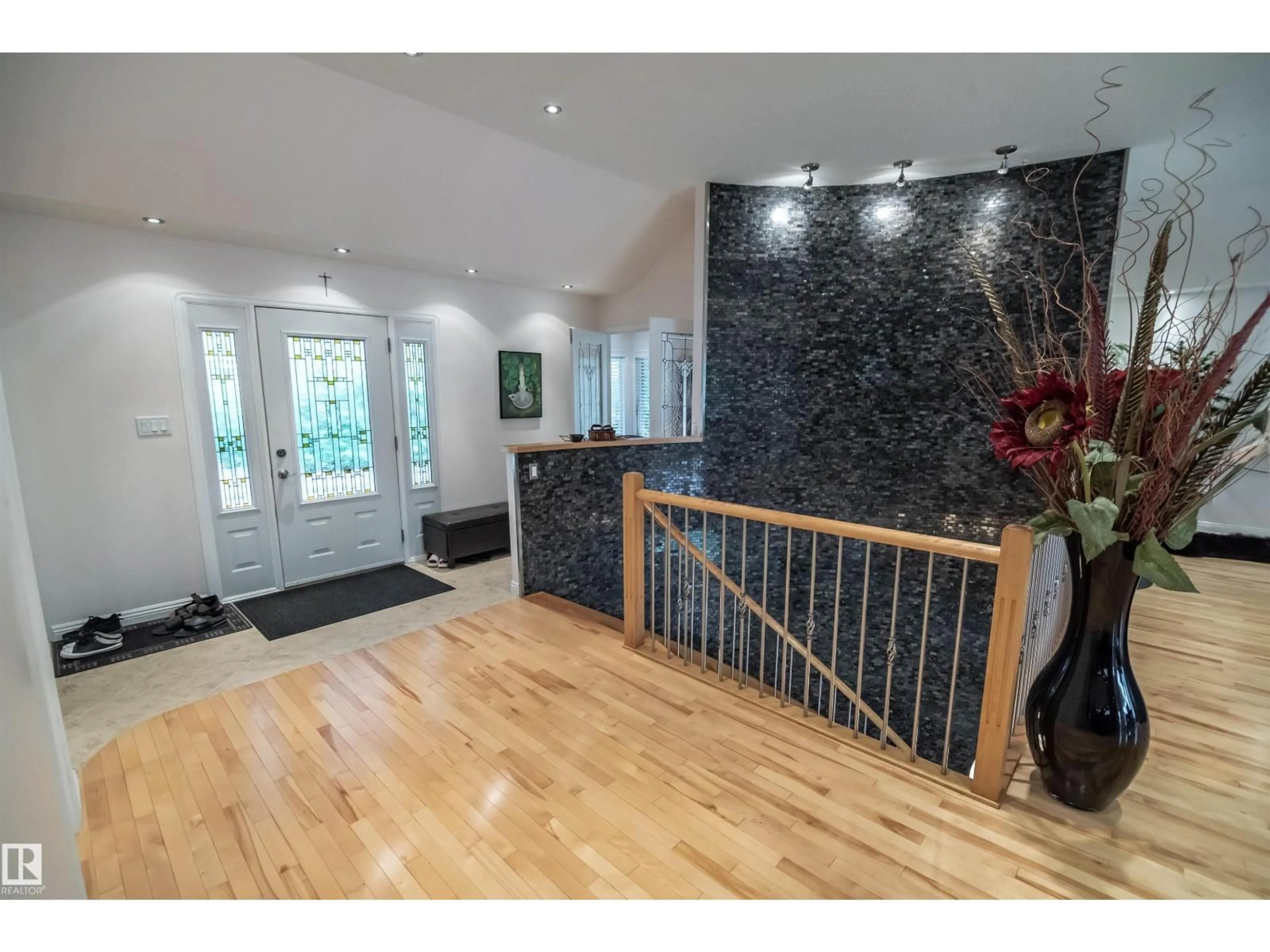 Indoor foyer for 5631 49 ST, Rural Lac Ste. Anne County Alberta T0E0A0