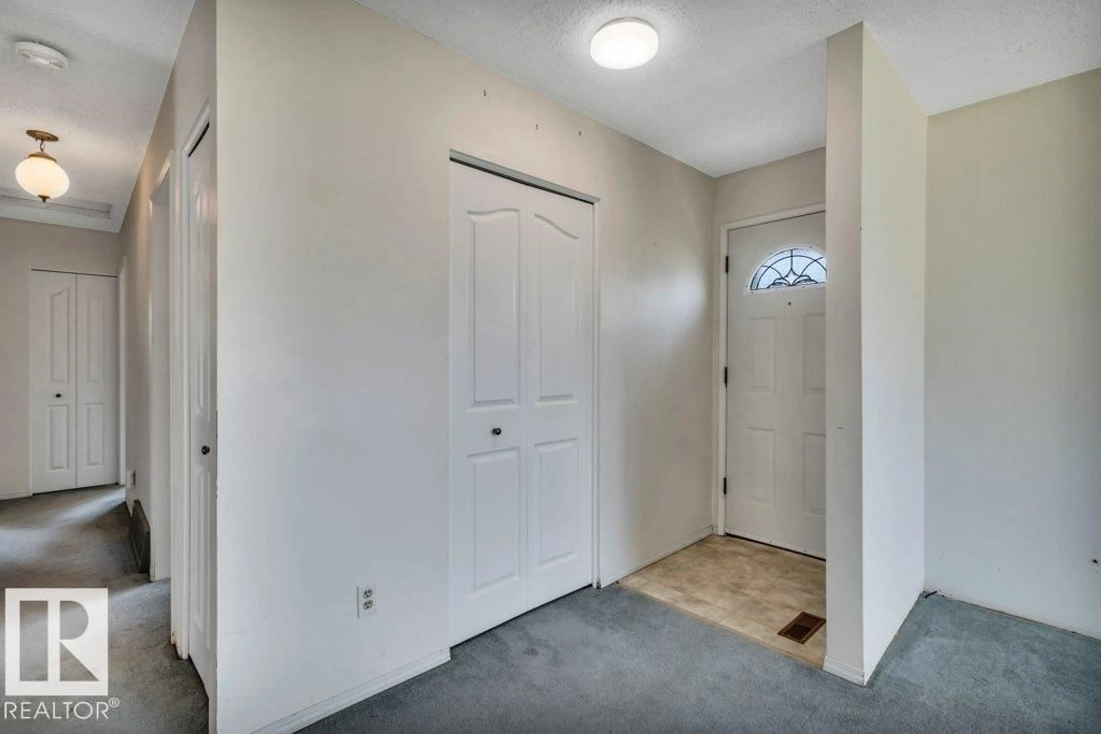 Indoor entryway for 9 LINDEN ST, Spruce Grove Alberta T7X2G4
