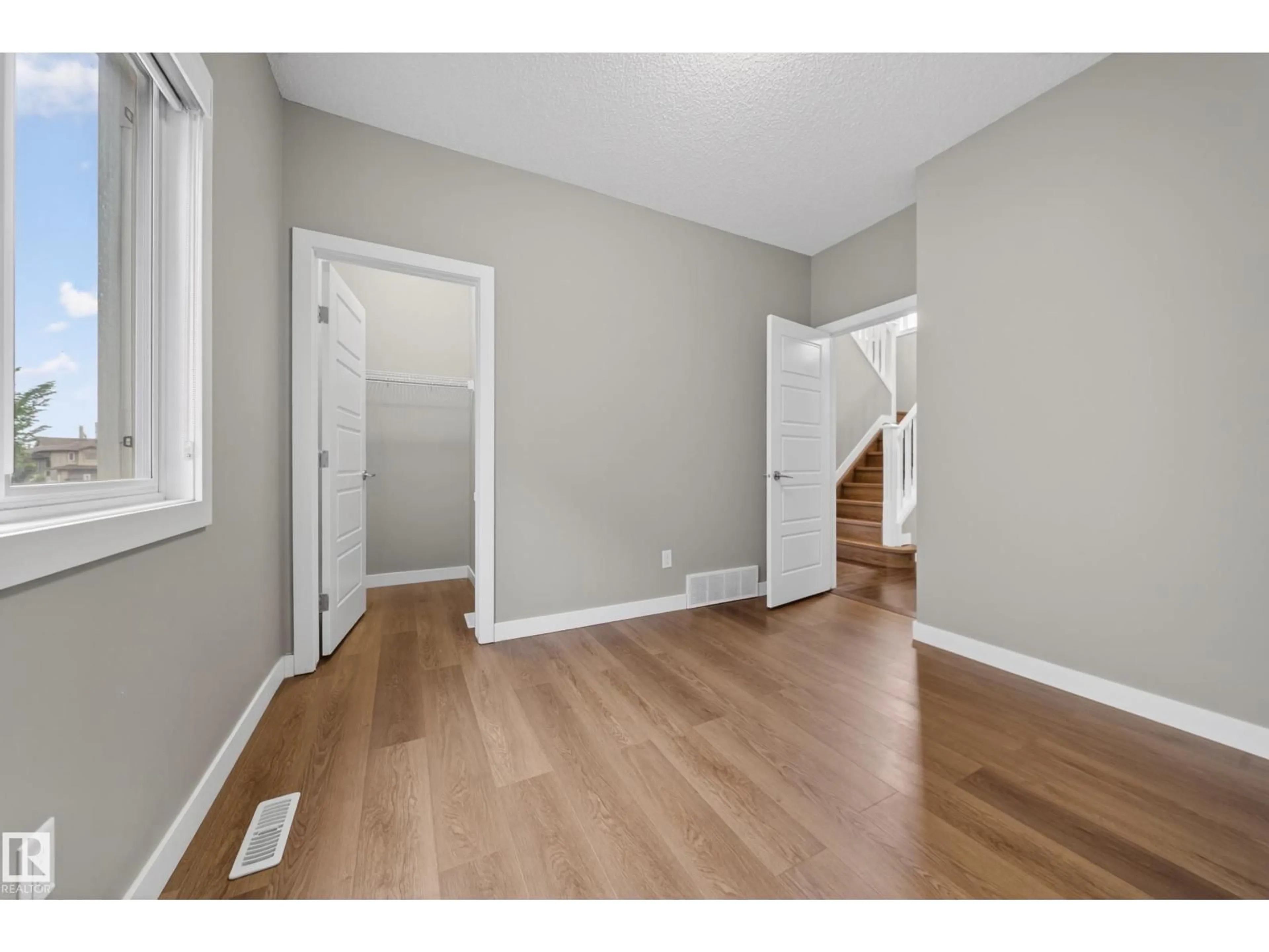 Indoor entryway for 3639 15A ST, Edmonton Alberta T6T0M4