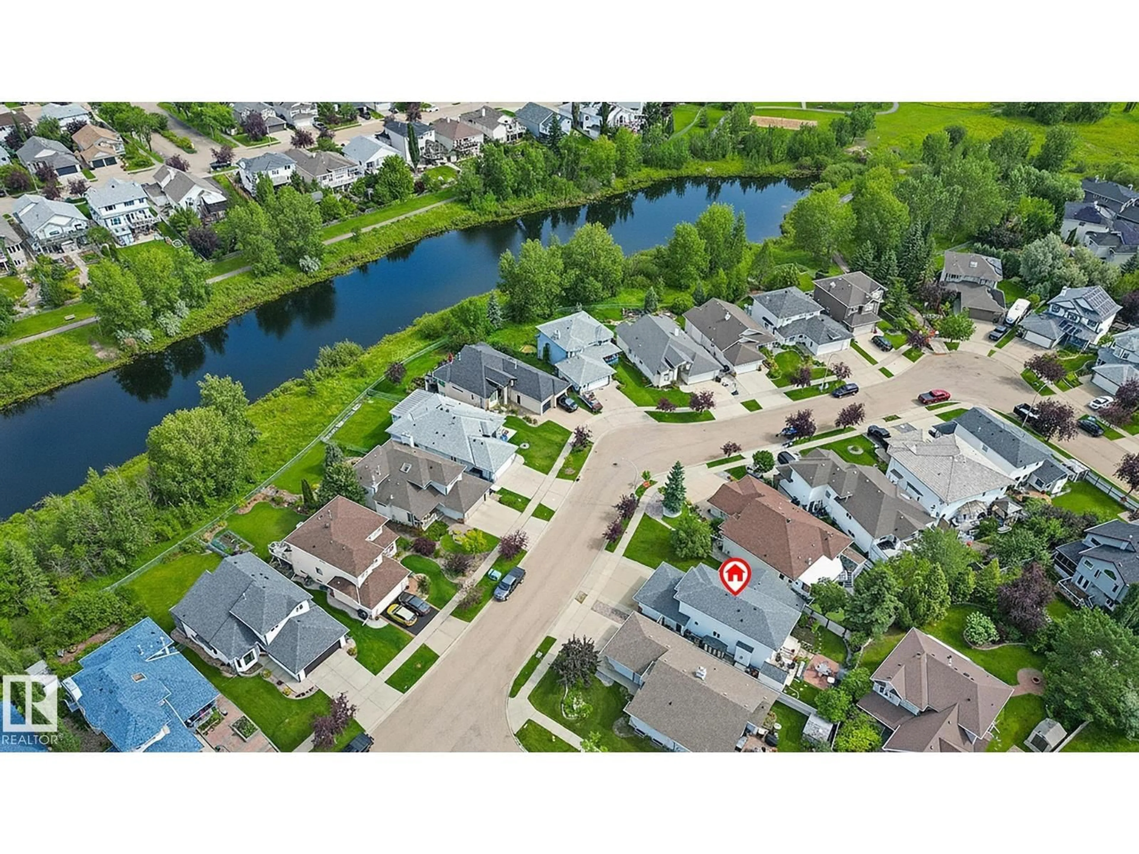 A pic from outside/outdoor area/front of a property/back of a property/a pic from drone, water/lake/river/ocean view for 385 MEADOWVIEW TC, Sherwood Park Alberta T8H1X7