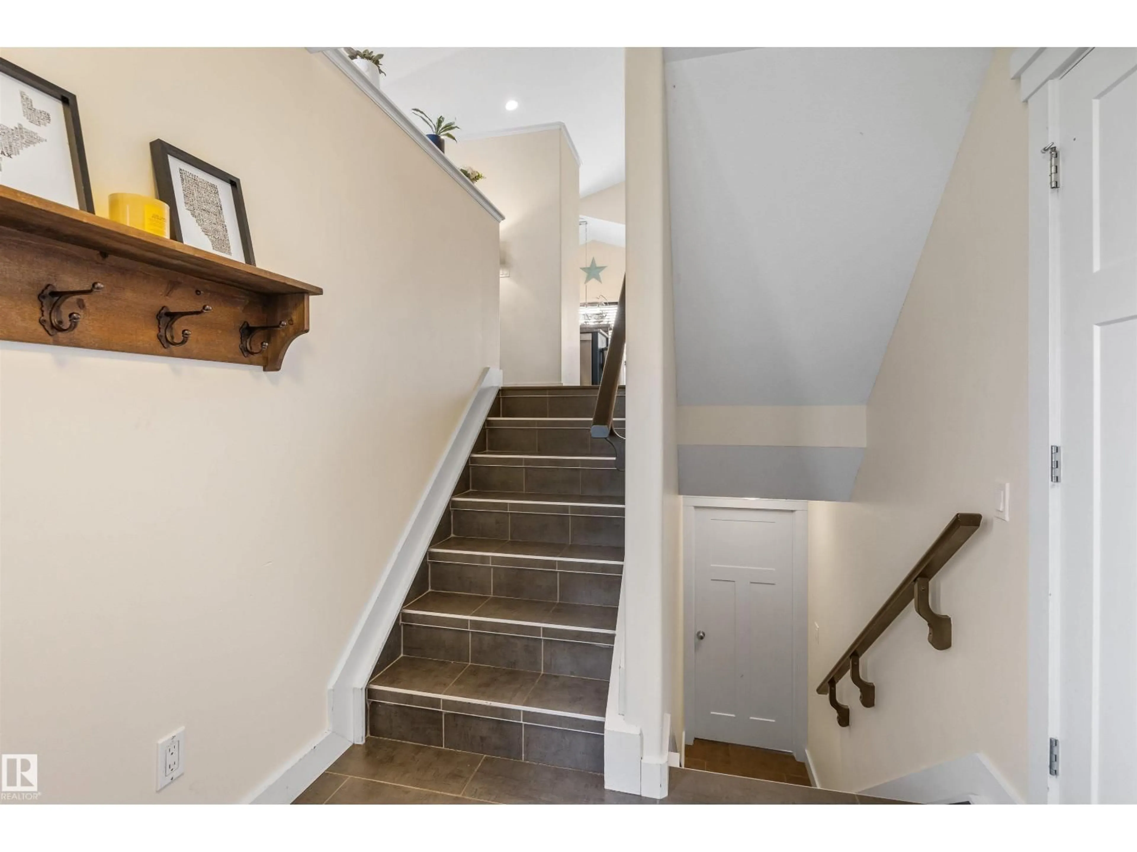 Stairs for 8308 97 ST, Morinville Alberta T8R0A6
