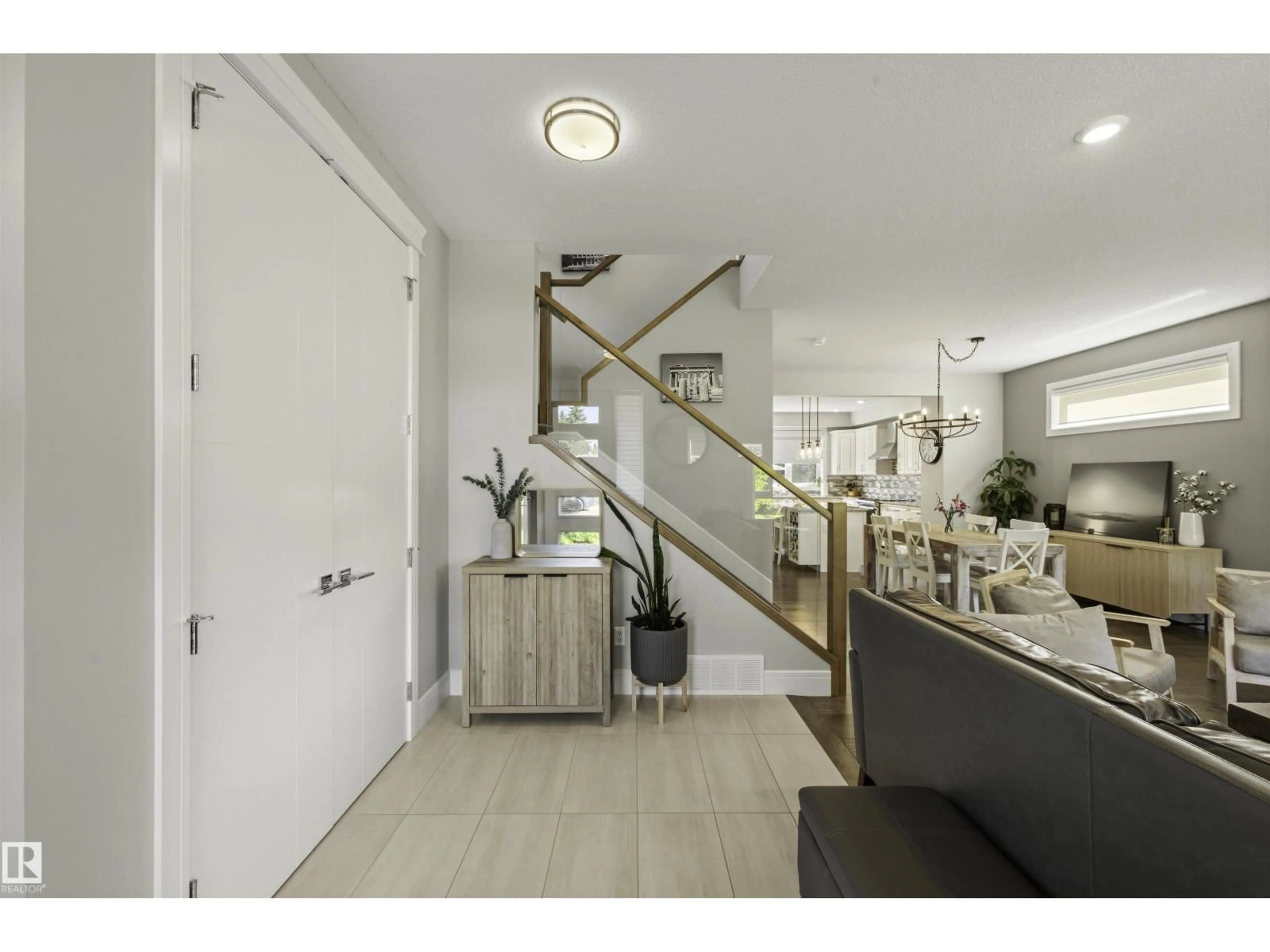 Indoor entryway for 14605 78 AV, Edmonton Alberta T5R3C4