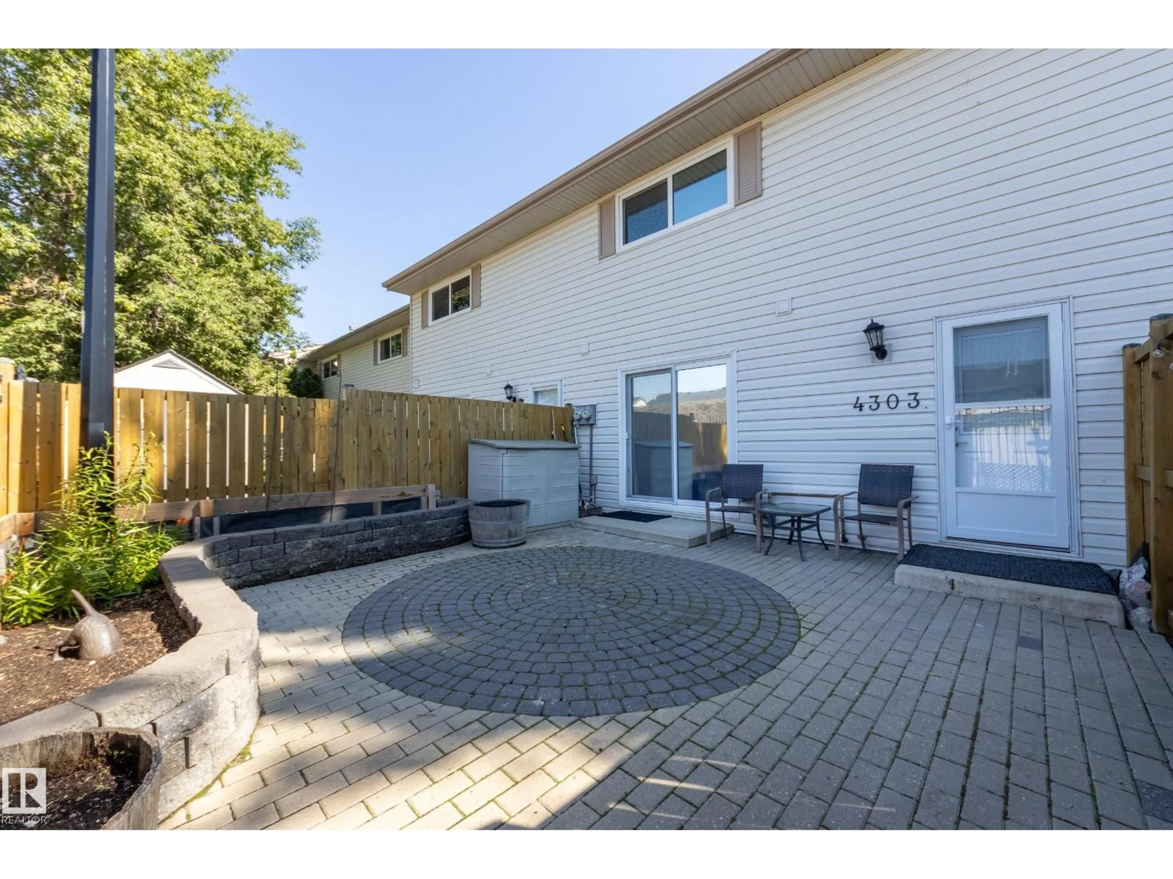 Patio, street for 4303 46 ST, Stony Plain Alberta T7Z1J5