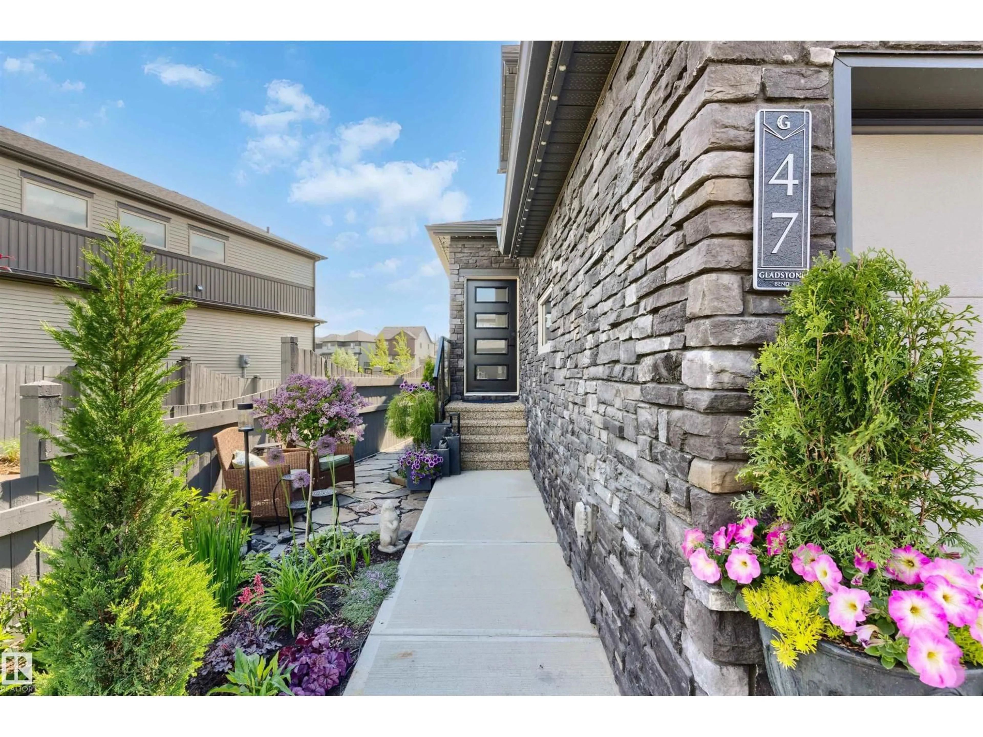 Patio, street for 47 GLADSTONE BN, Spruce Grove Alberta T7X0Z6