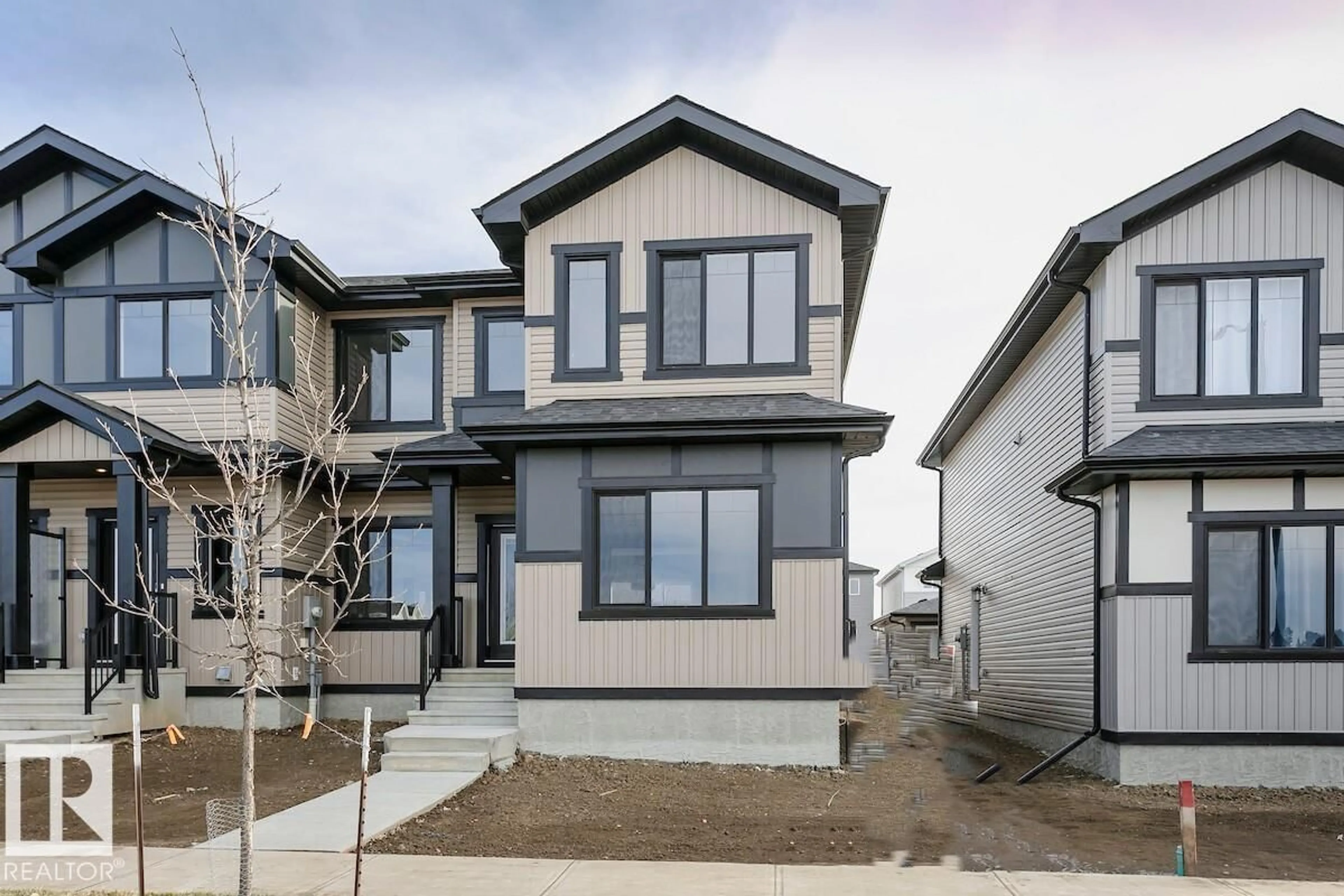 Home with vinyl exterior material, street for 306 HAWTHORN WY, Leduc Alberta T9E0K1