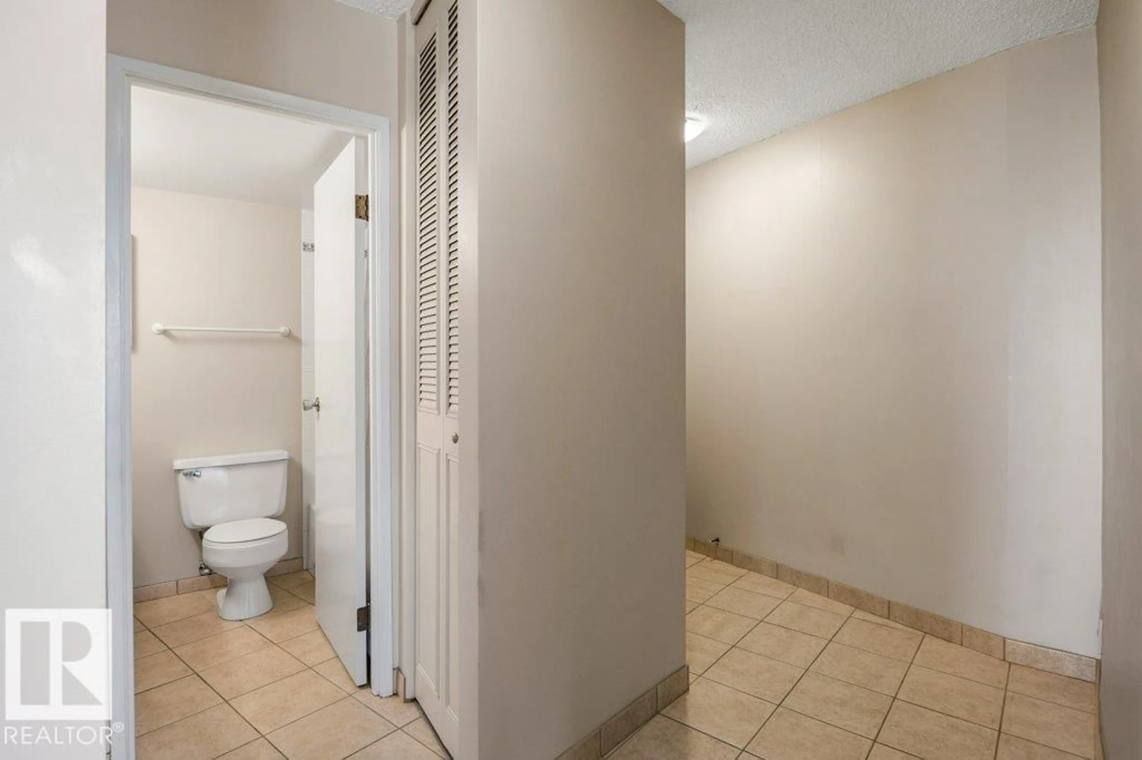 A pic of a room for 1803 SASKATCHEWAN DR, Edmonton Alberta T6E4S6
