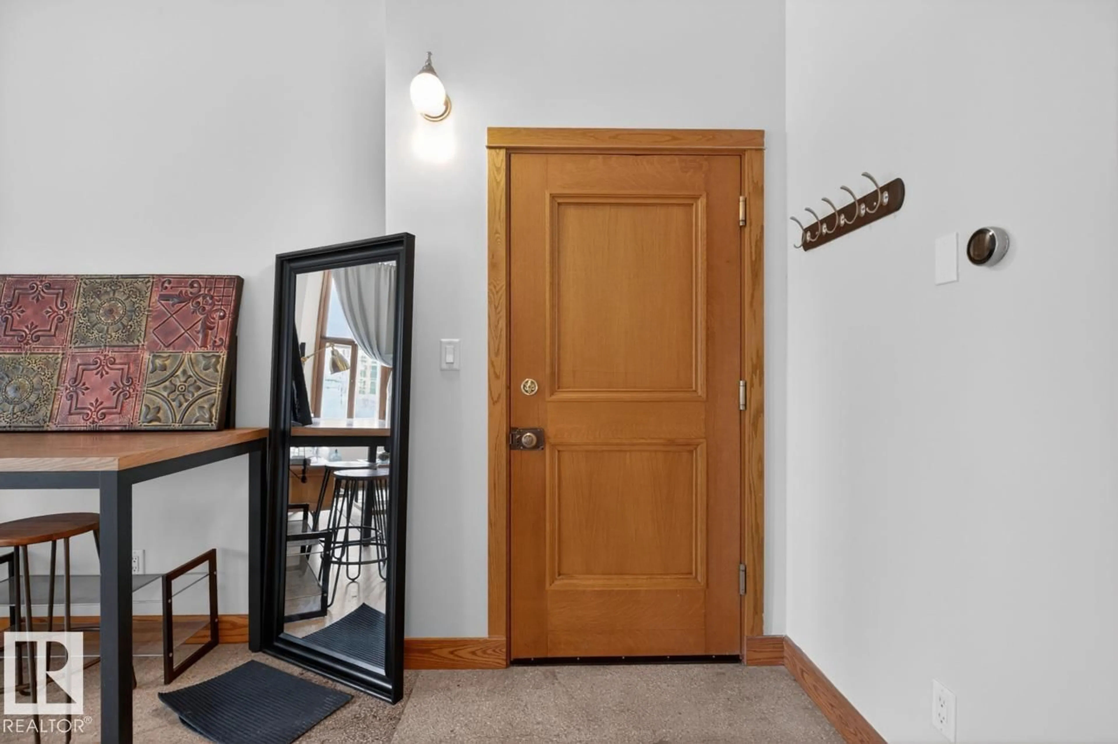 Indoor entryway for 801 - 10134 100 ST, Edmonton Alberta T5J0N8