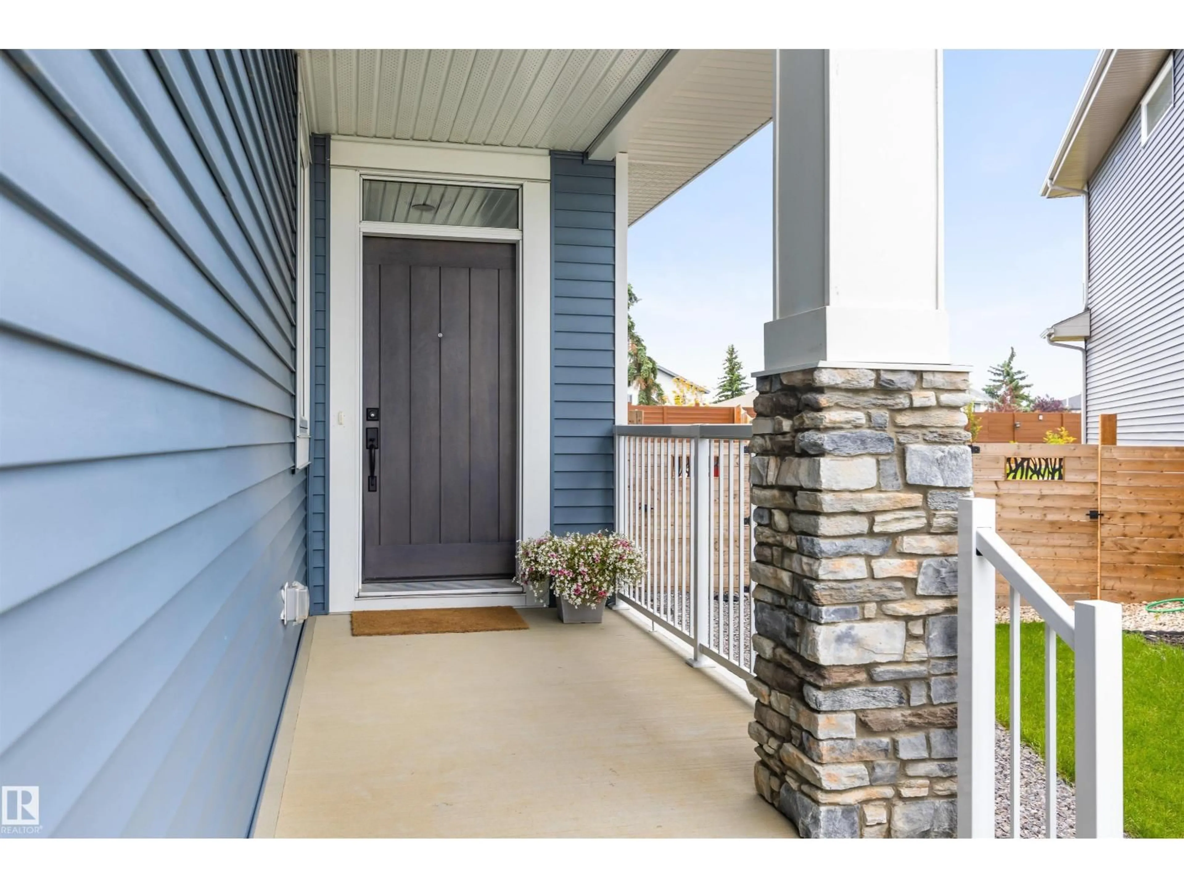 Indoor entryway for 23 JAMISON CR, St. Albert Alberta T8N7X7