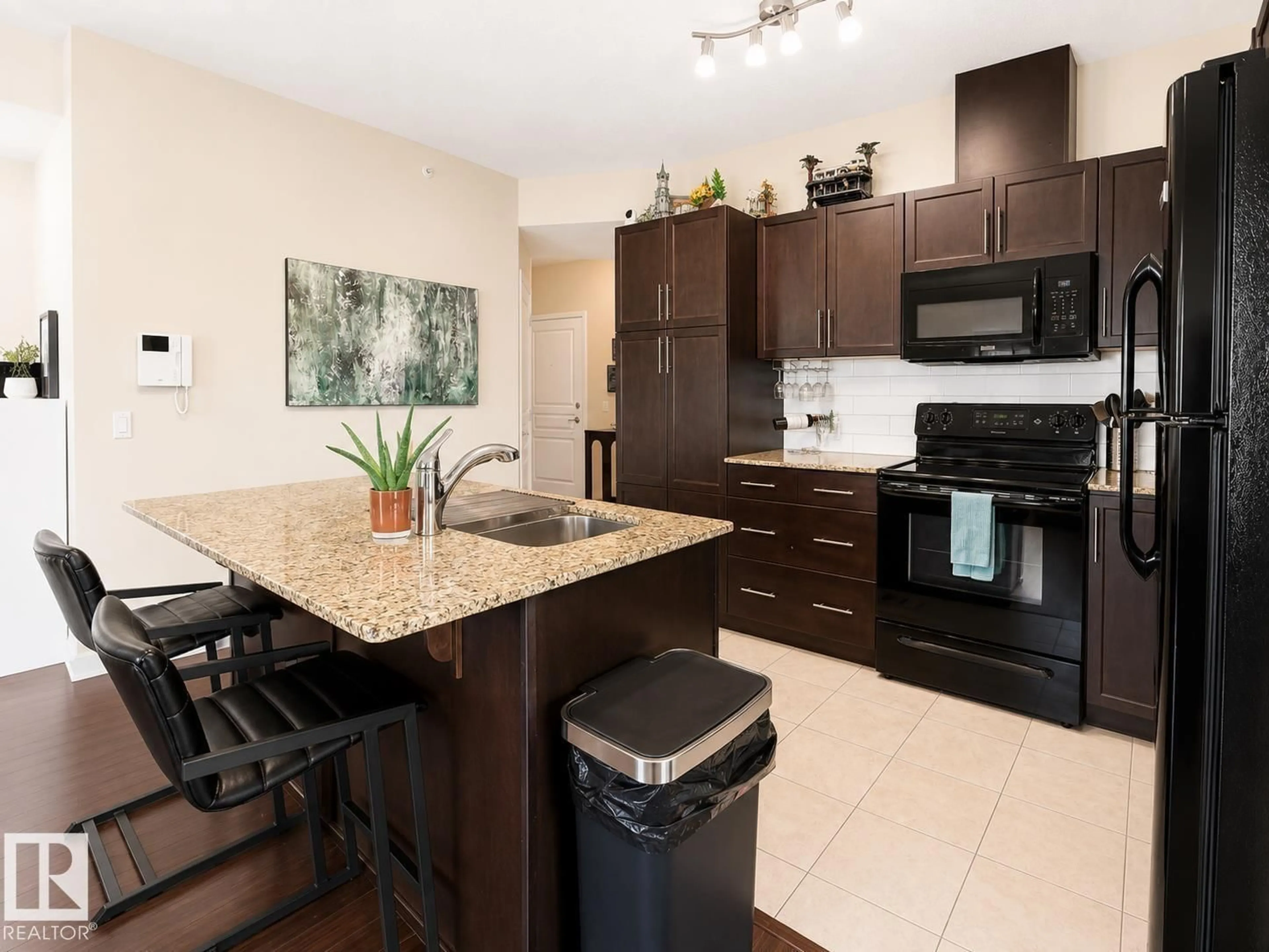 Open concept kitchen, ceramic/tile floor for 3403 AUGUSTINE CR, Sherwood Park Alberta T8H0X8