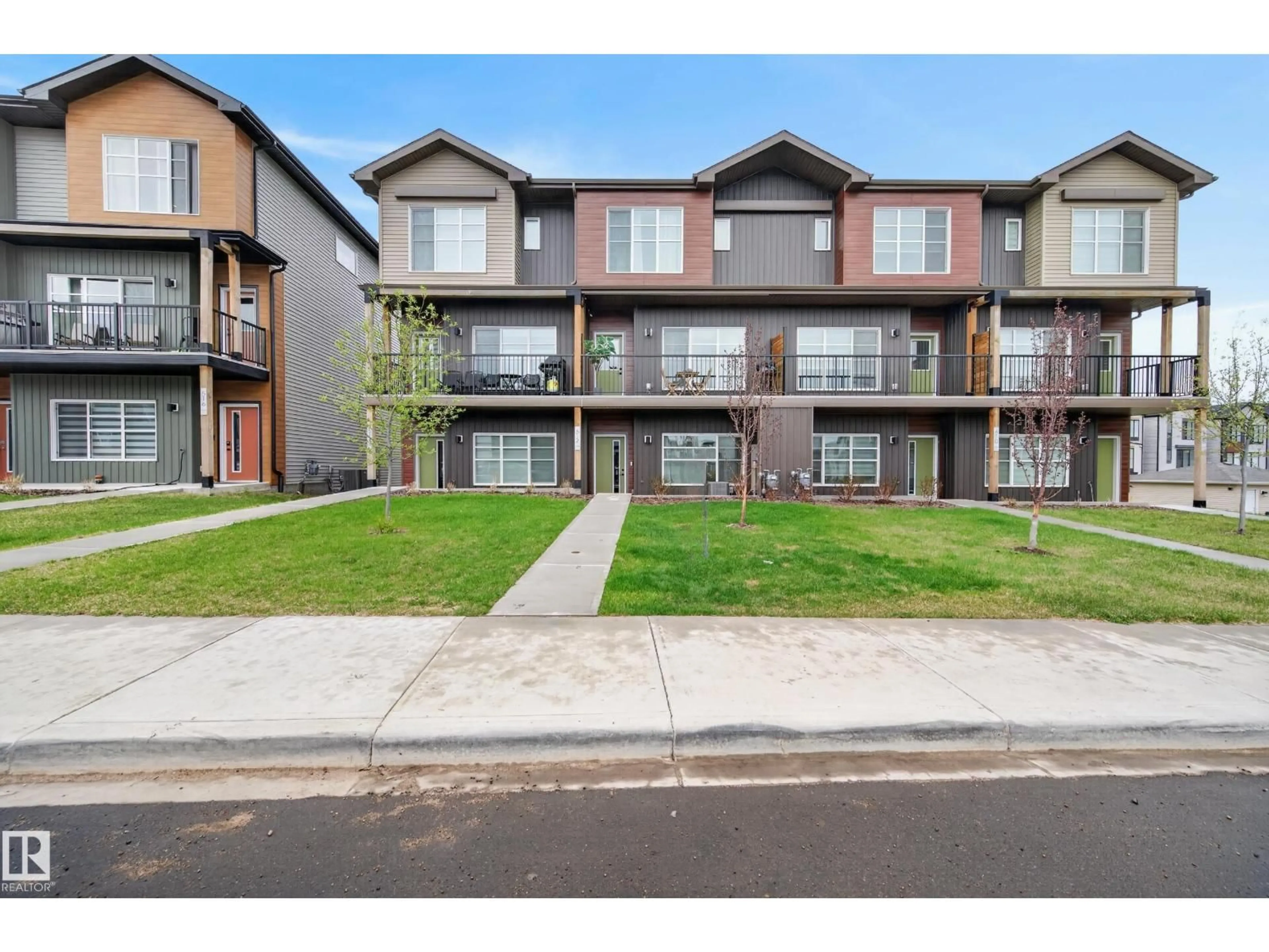 Unknown for SW - 512 37 ST, Edmonton Alberta T6X3B2