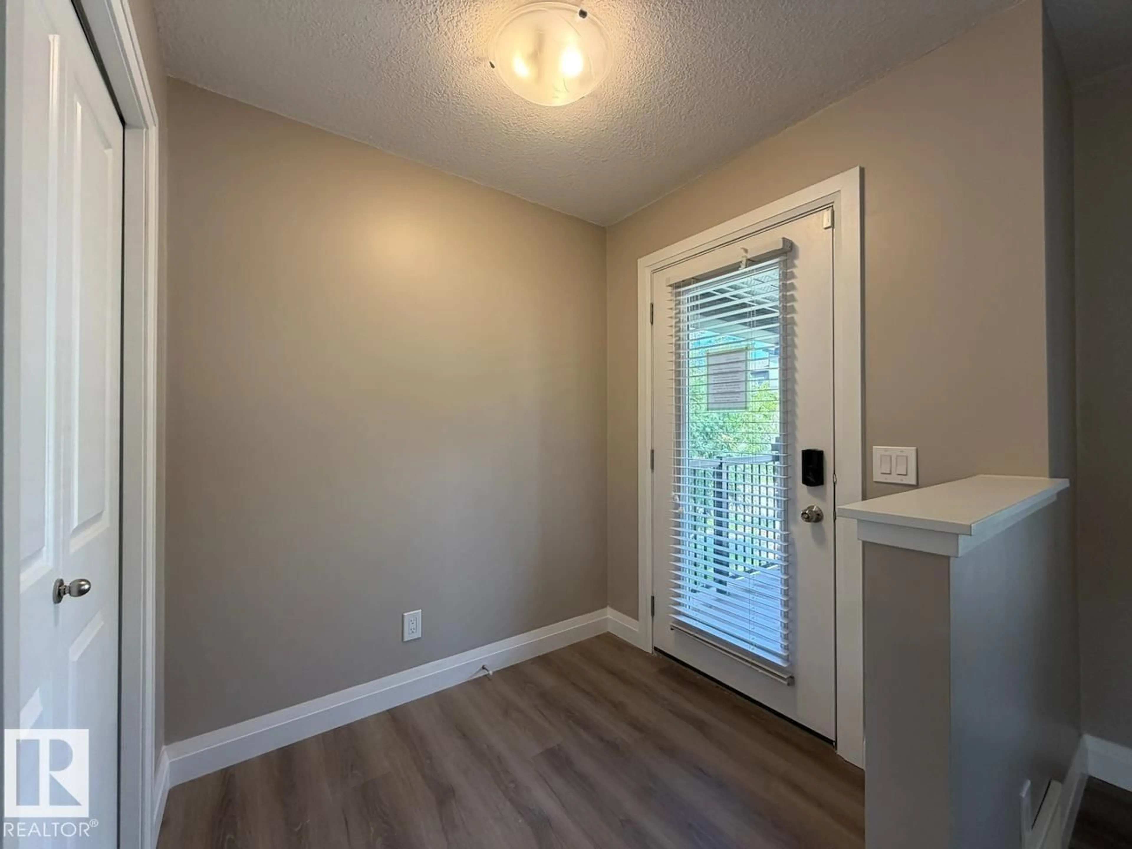 Indoor entryway for SW - 2616 PRICE CM, Edmonton Alberta T6W3P9