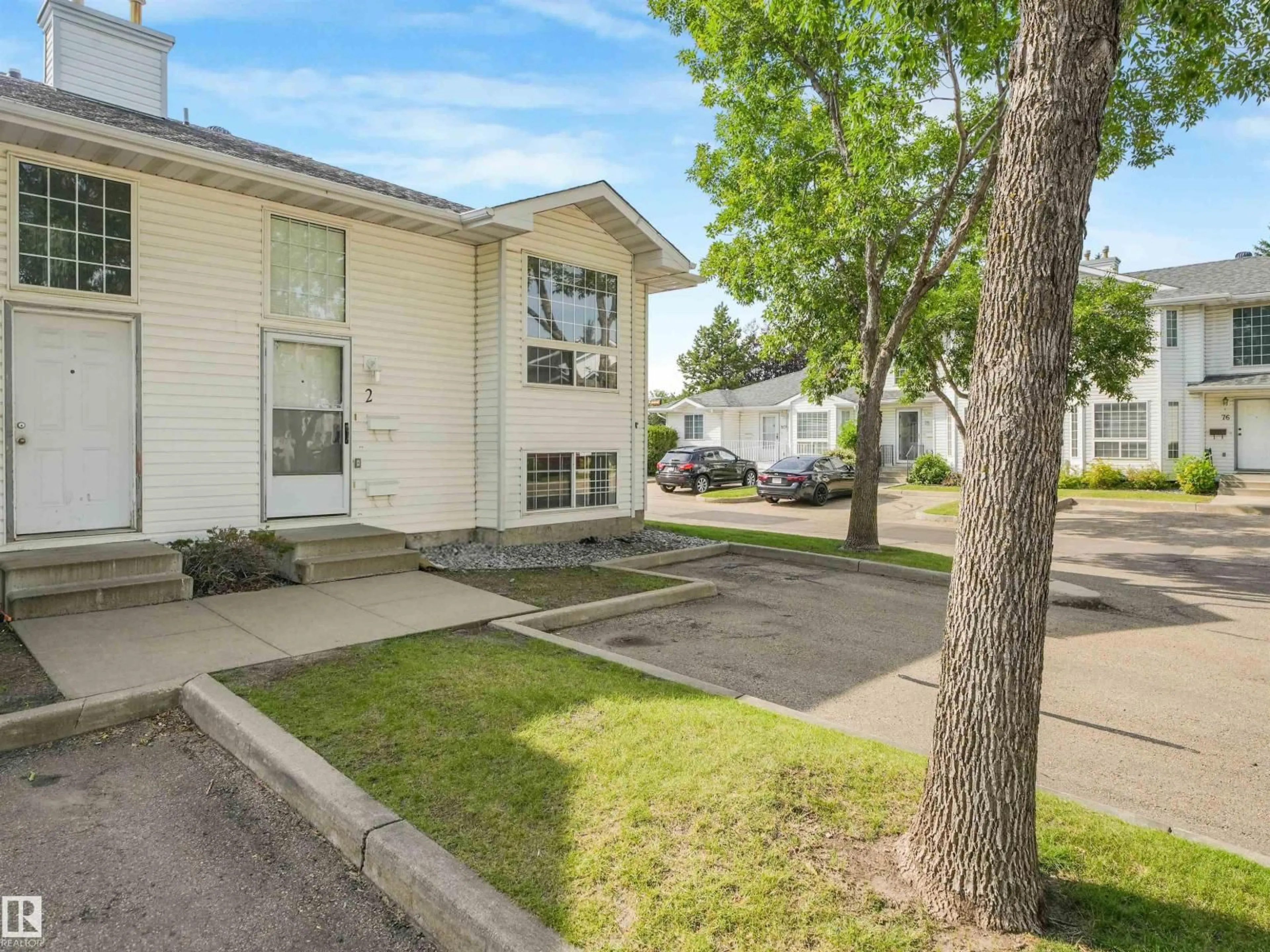 Patio, street for #2 - 3311 58 ST, Edmonton Alberta T6L6X3