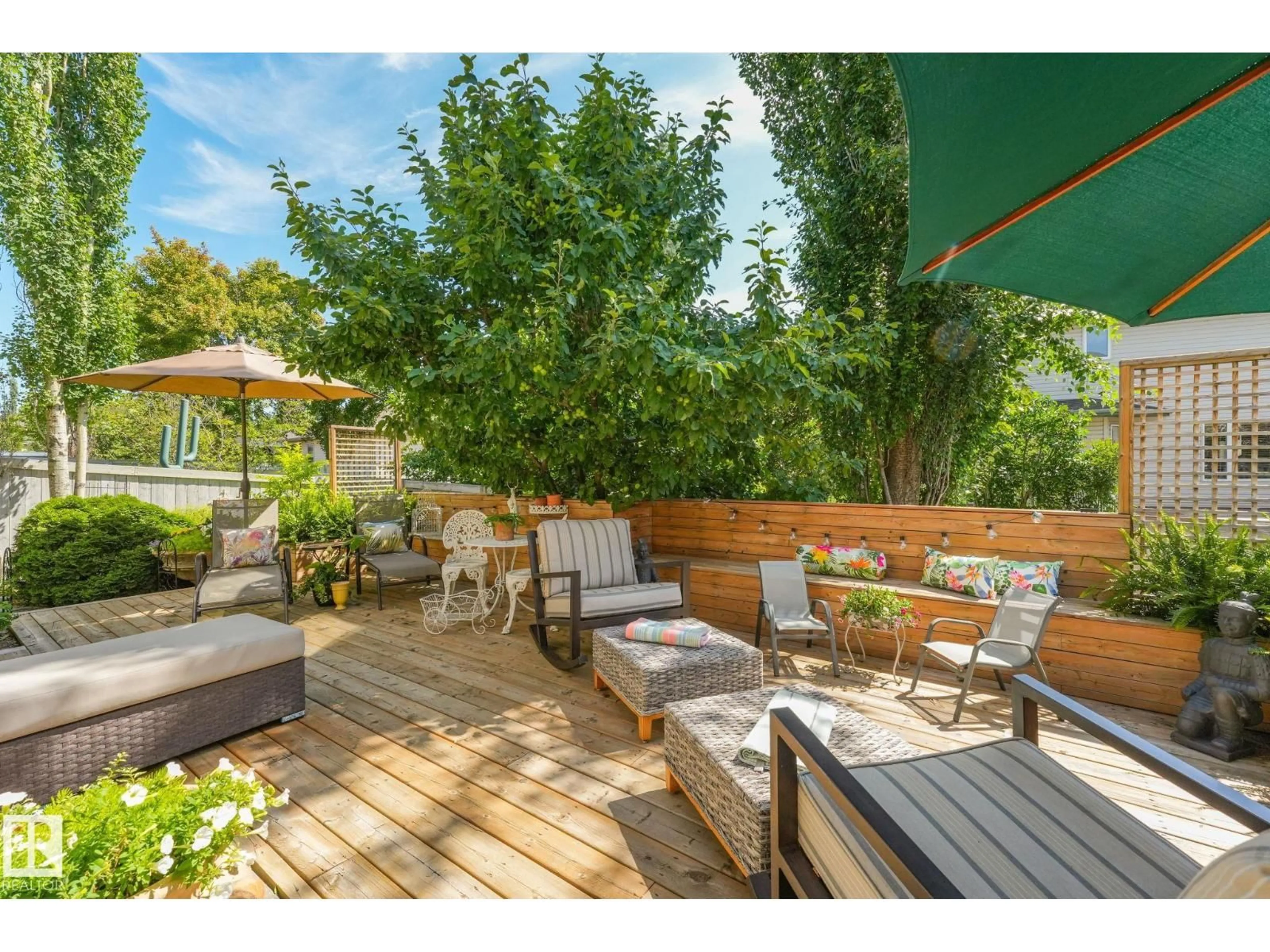 Patio, street for 51 KENDALL CR, St. Albert Alberta T8N7C2