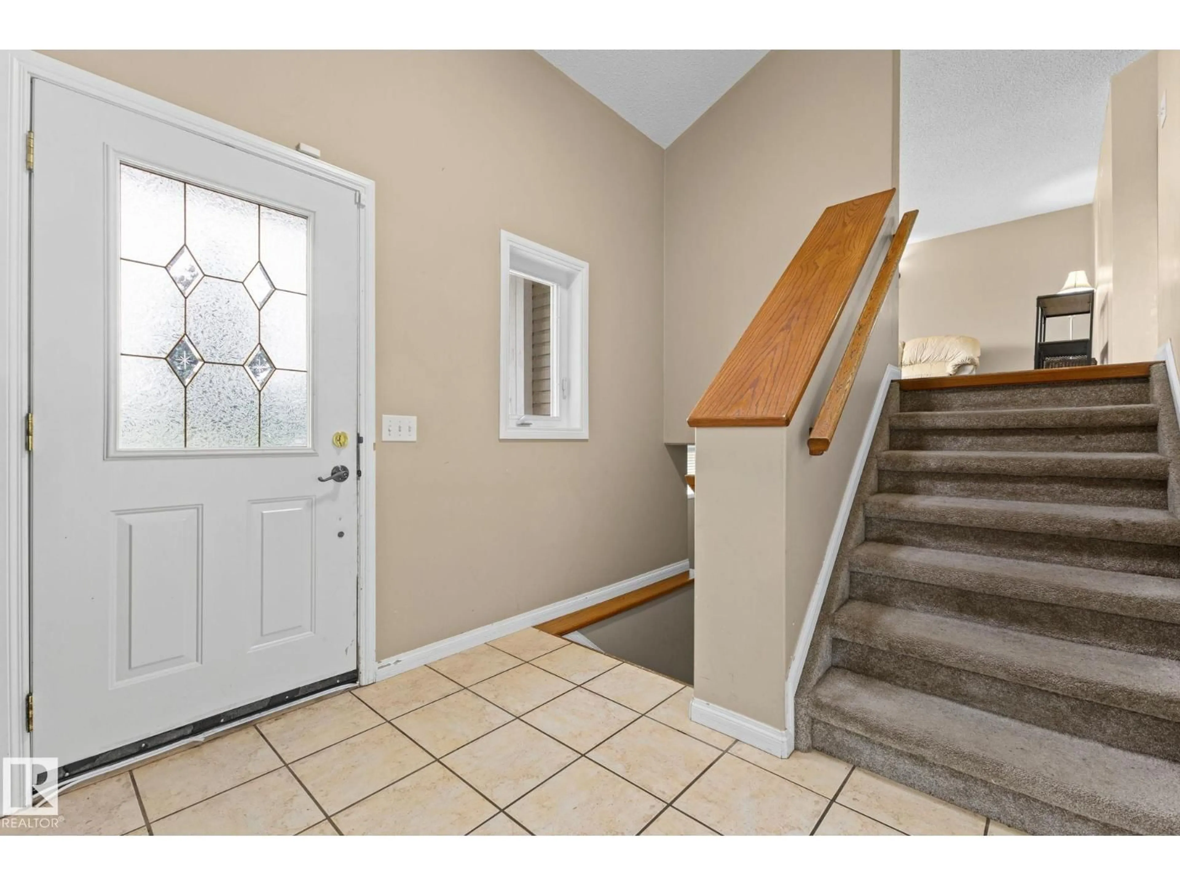 Indoor entryway for 4712 48 ST, Onoway Alberta T0E1V0