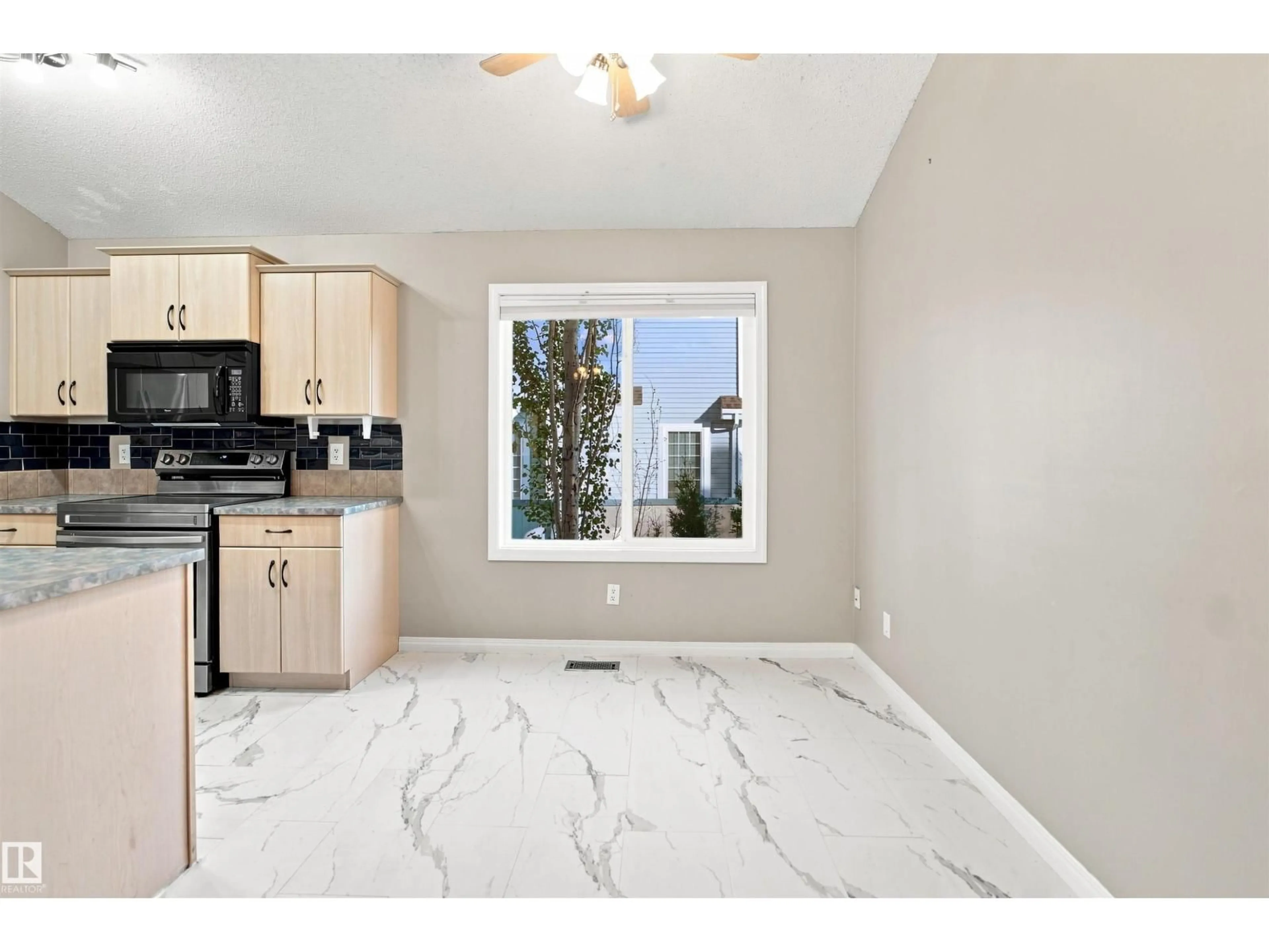 Unknown for 1328 80 ST, Edmonton Alberta T6X1H4