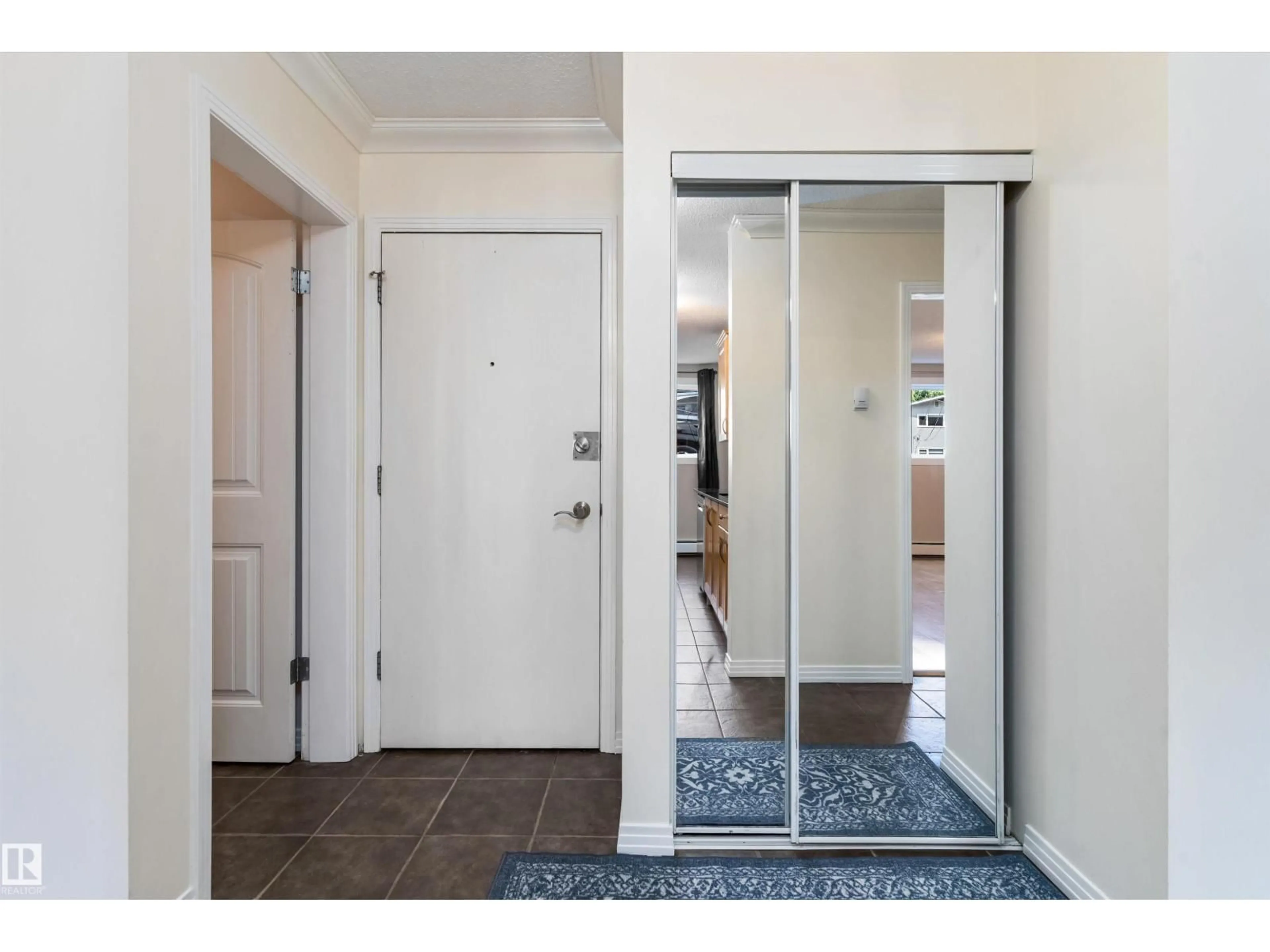 Indoor entryway for #102 - 10720 84 AV, Edmonton Alberta T6E2H9