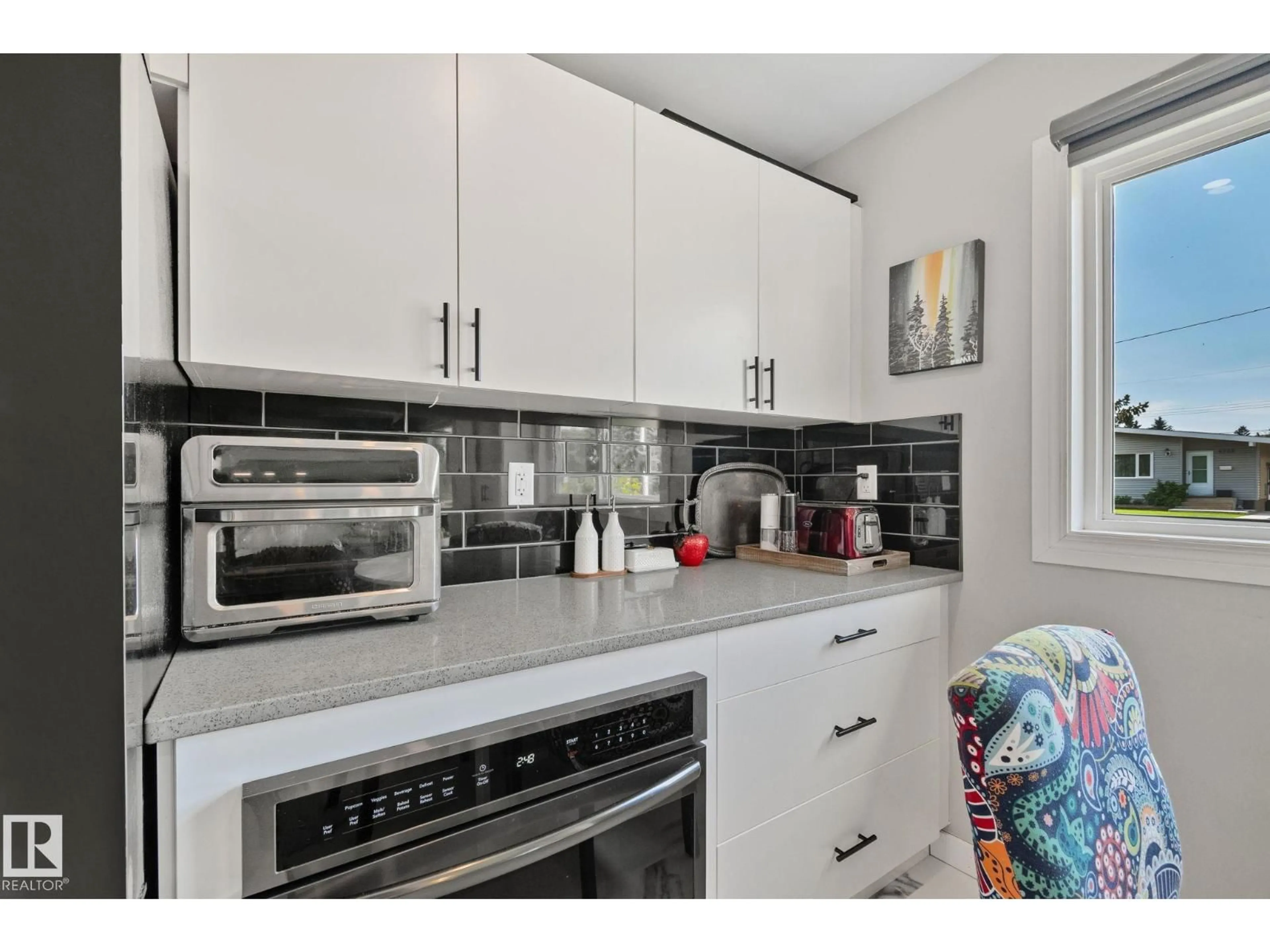 Unknown for 4723 105 ST, Edmonton Alberta T6H2M3