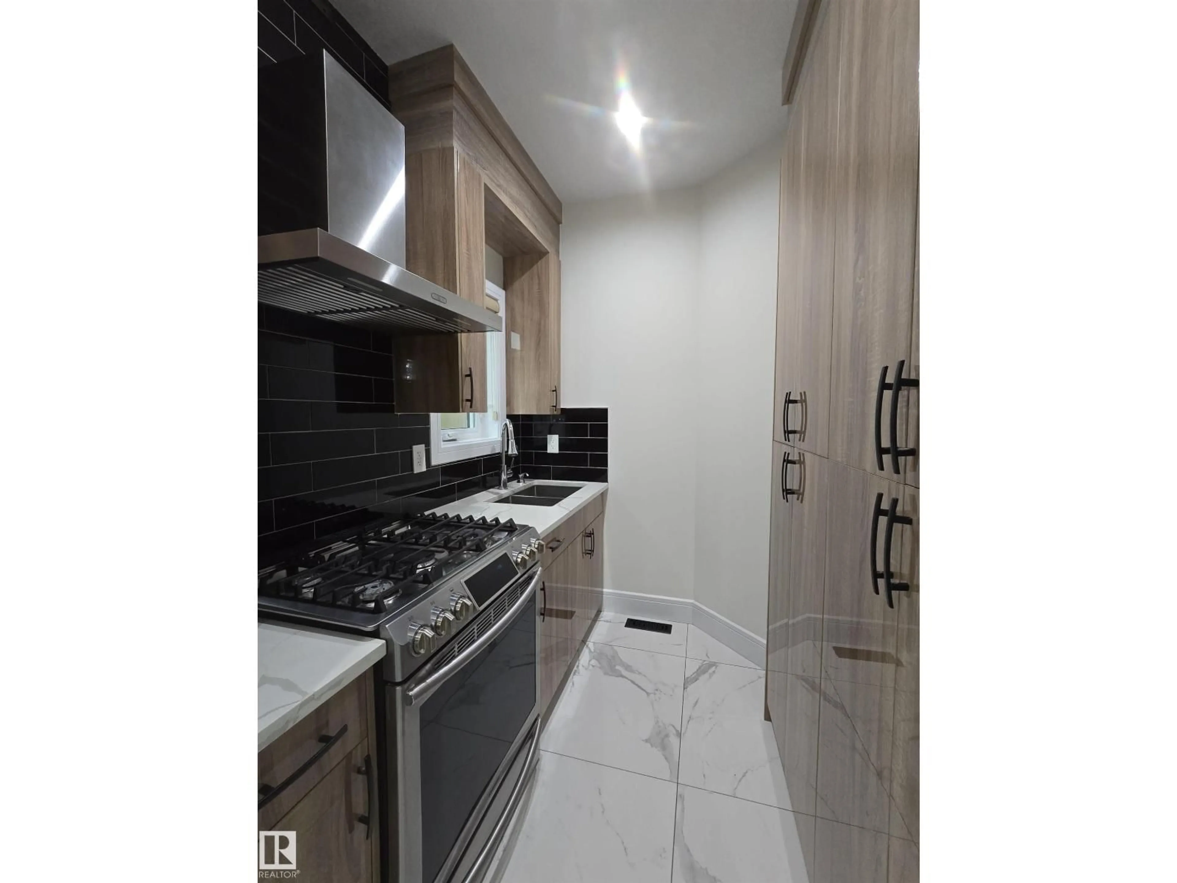 Standard kitchen, ceramic/tile floor for SW - 228 36 ST, Edmonton Alberta T6X2W5