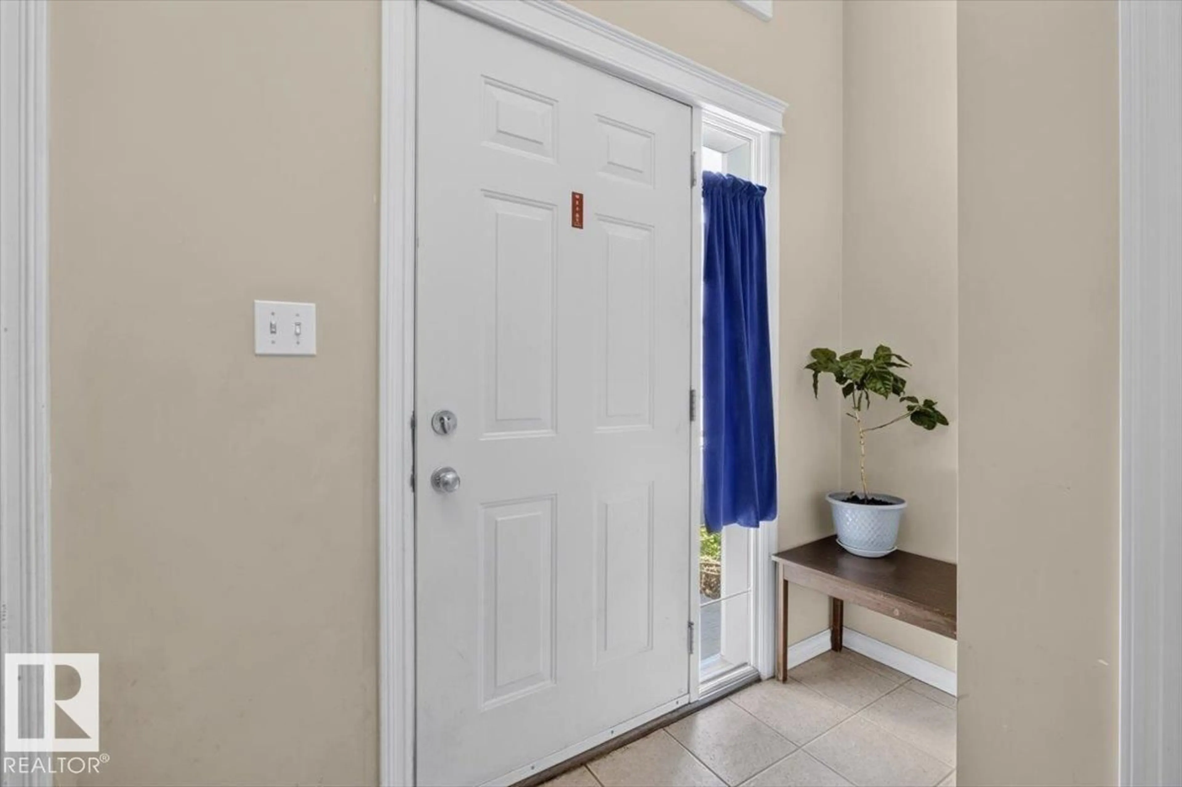 Indoor entryway for NW - 2918 33 ST, Edmonton Alberta T6T1V6