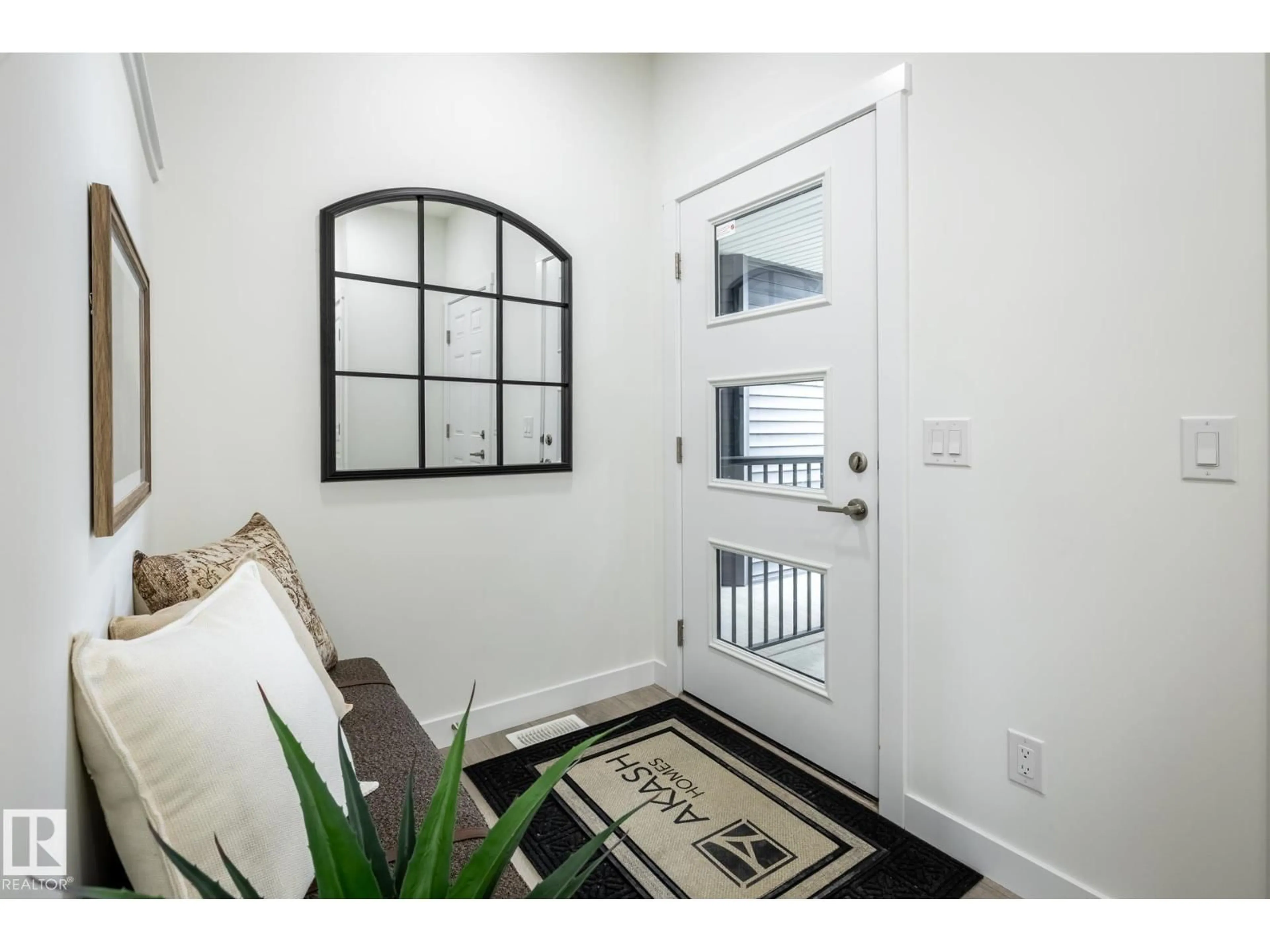 Indoor entryway for 8614 97 AV, Morinville Alberta T8R2S1