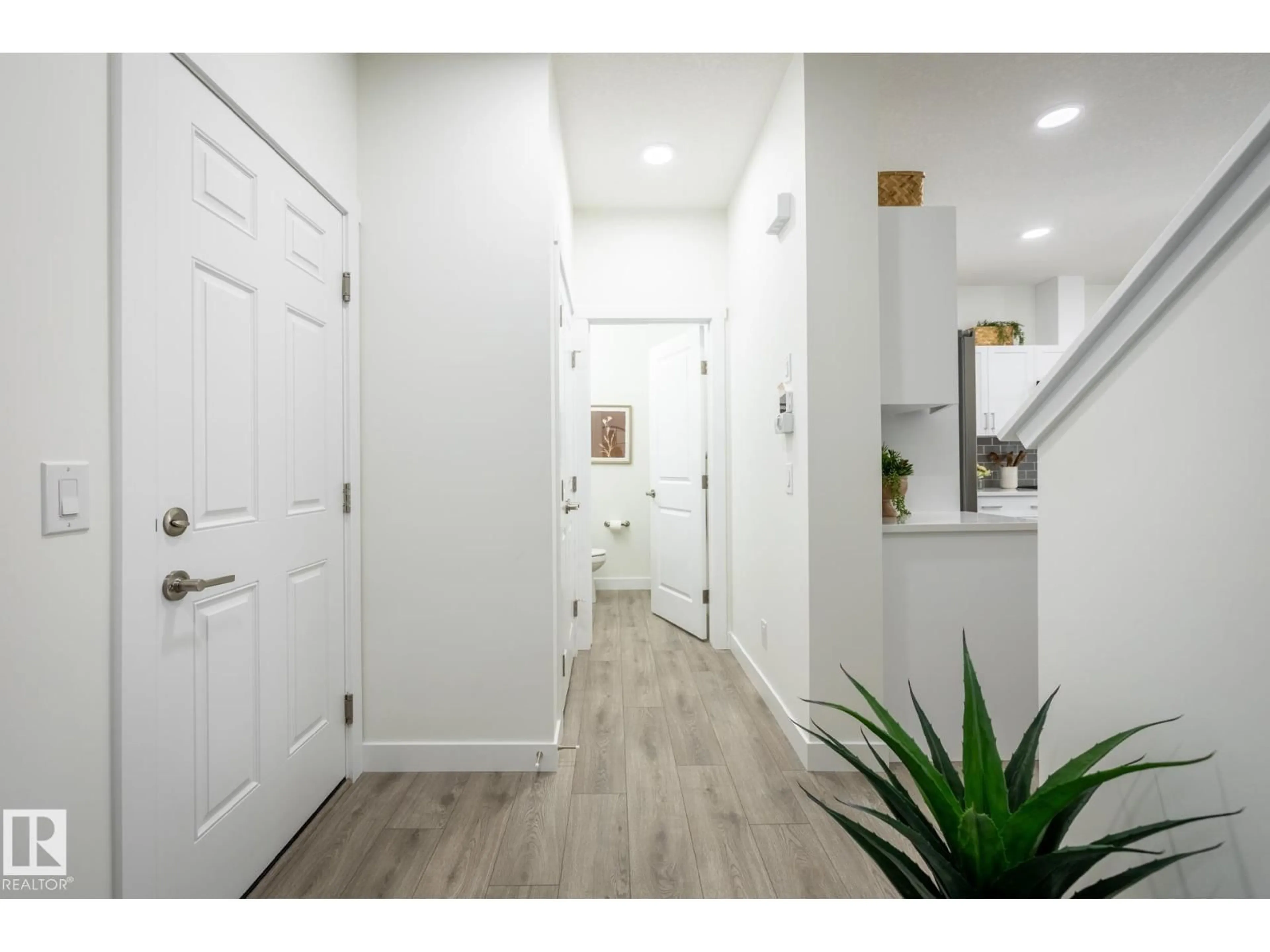 Indoor entryway for 8614 97 AV, Morinville Alberta T8R2S1