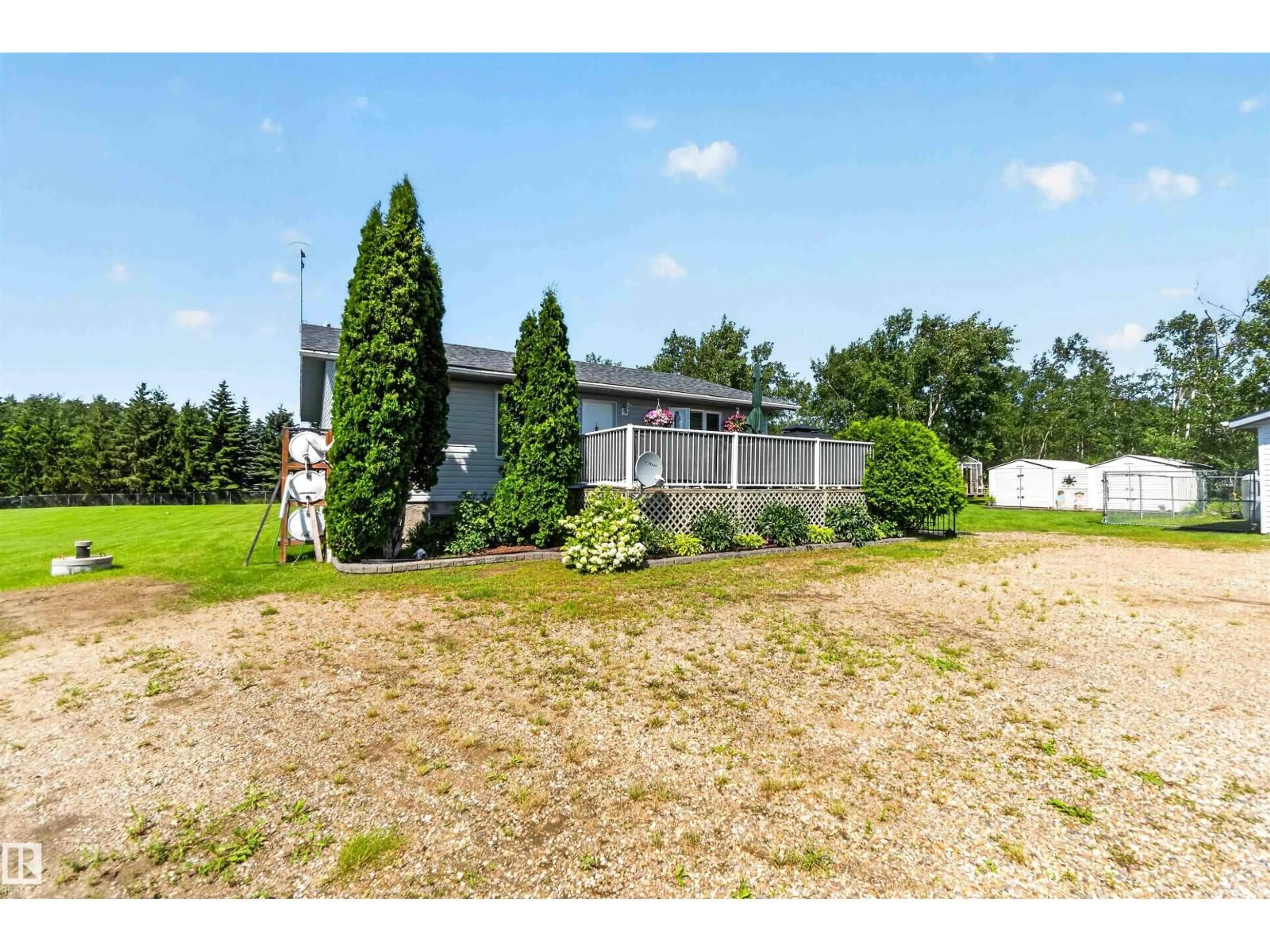 A pic from outside/outdoor area/front of a property/back of a property/a pic from drone, building for 56420 - 37 RGE RD 231, Rural Sturgeon County Alberta T0A1N4