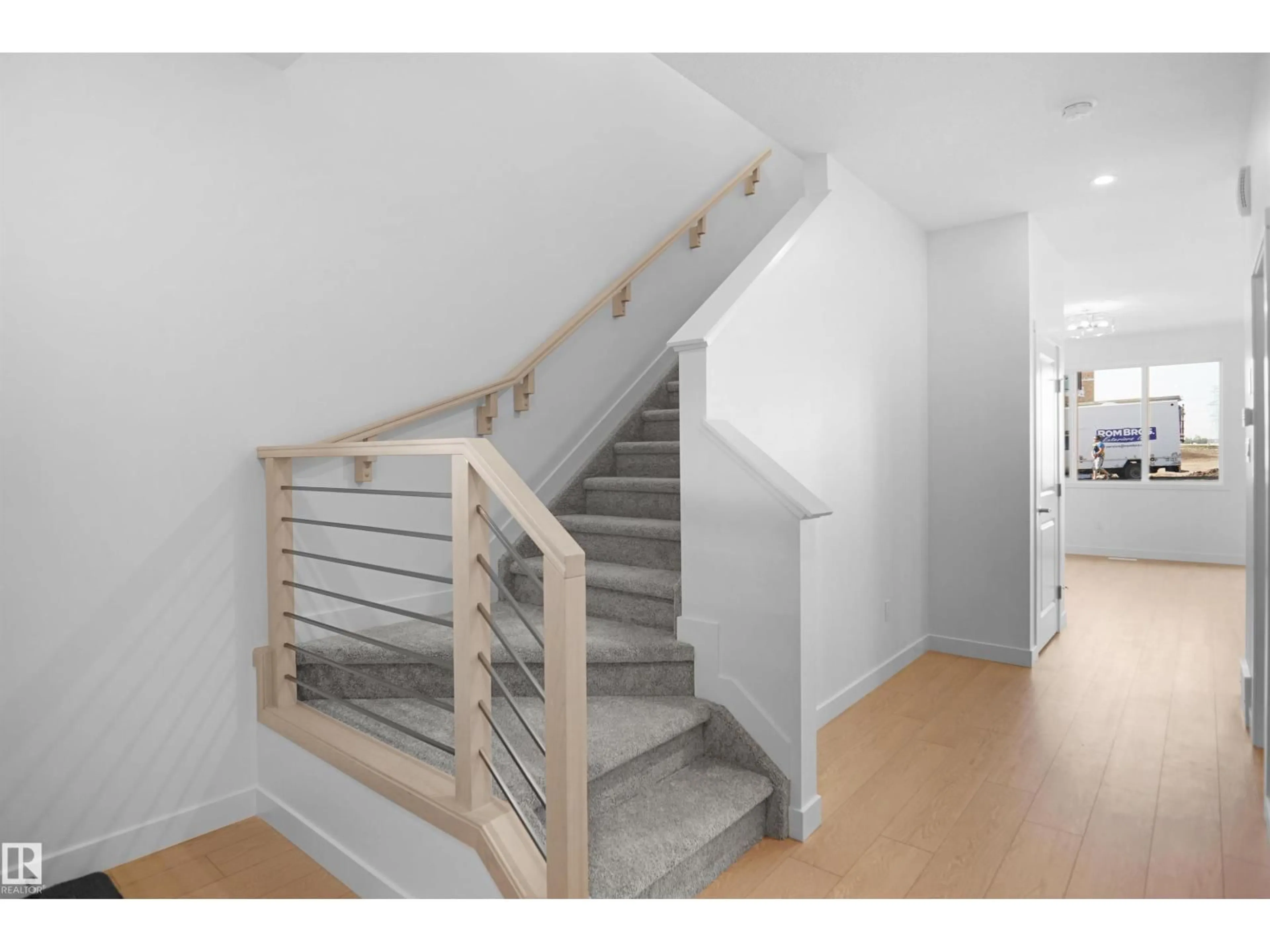 Stairs for 1023 14 AV, Edmonton Alberta T6T2N5