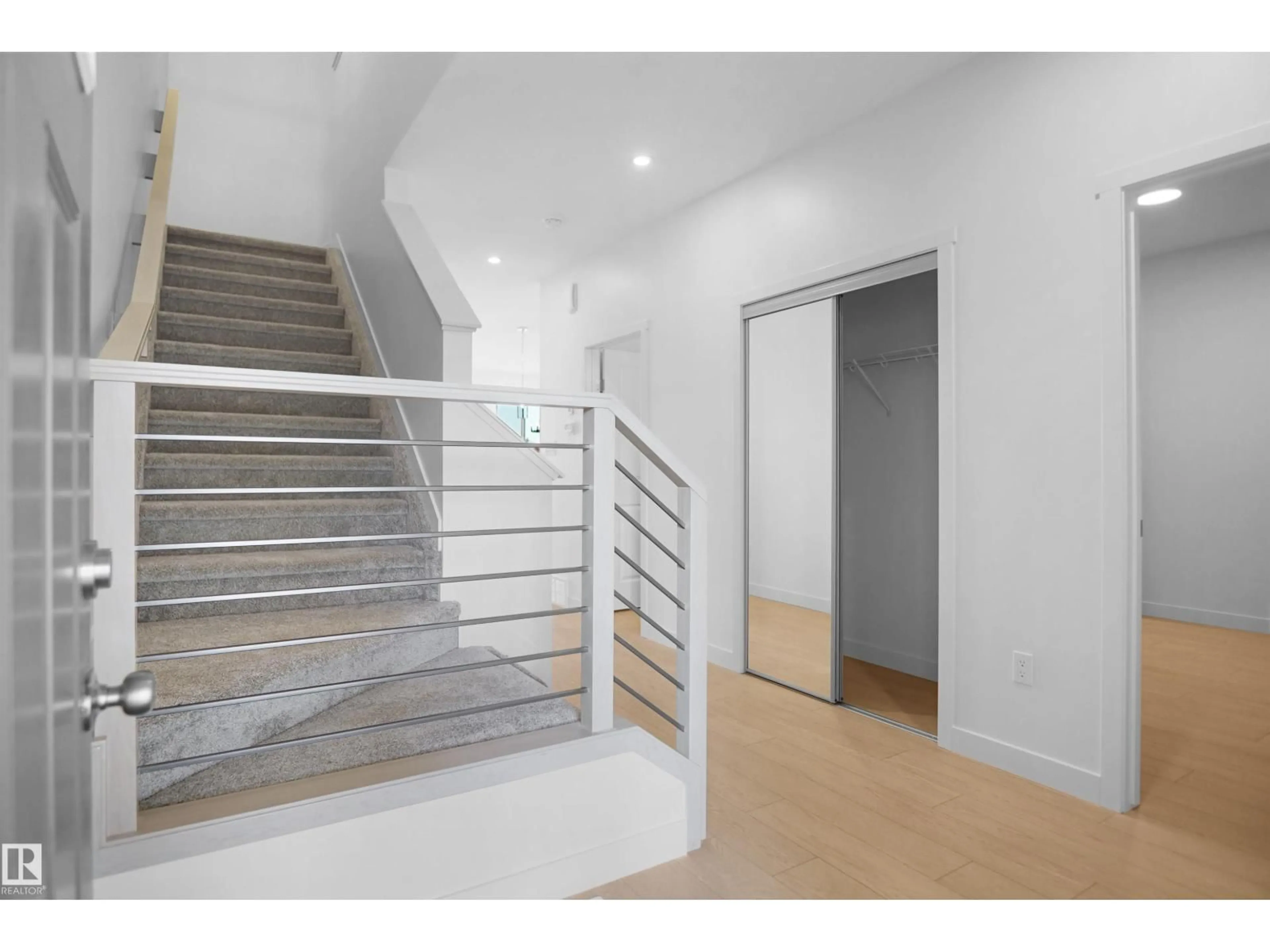 Stairs for 1023 14 AV, Edmonton Alberta T6T2N5