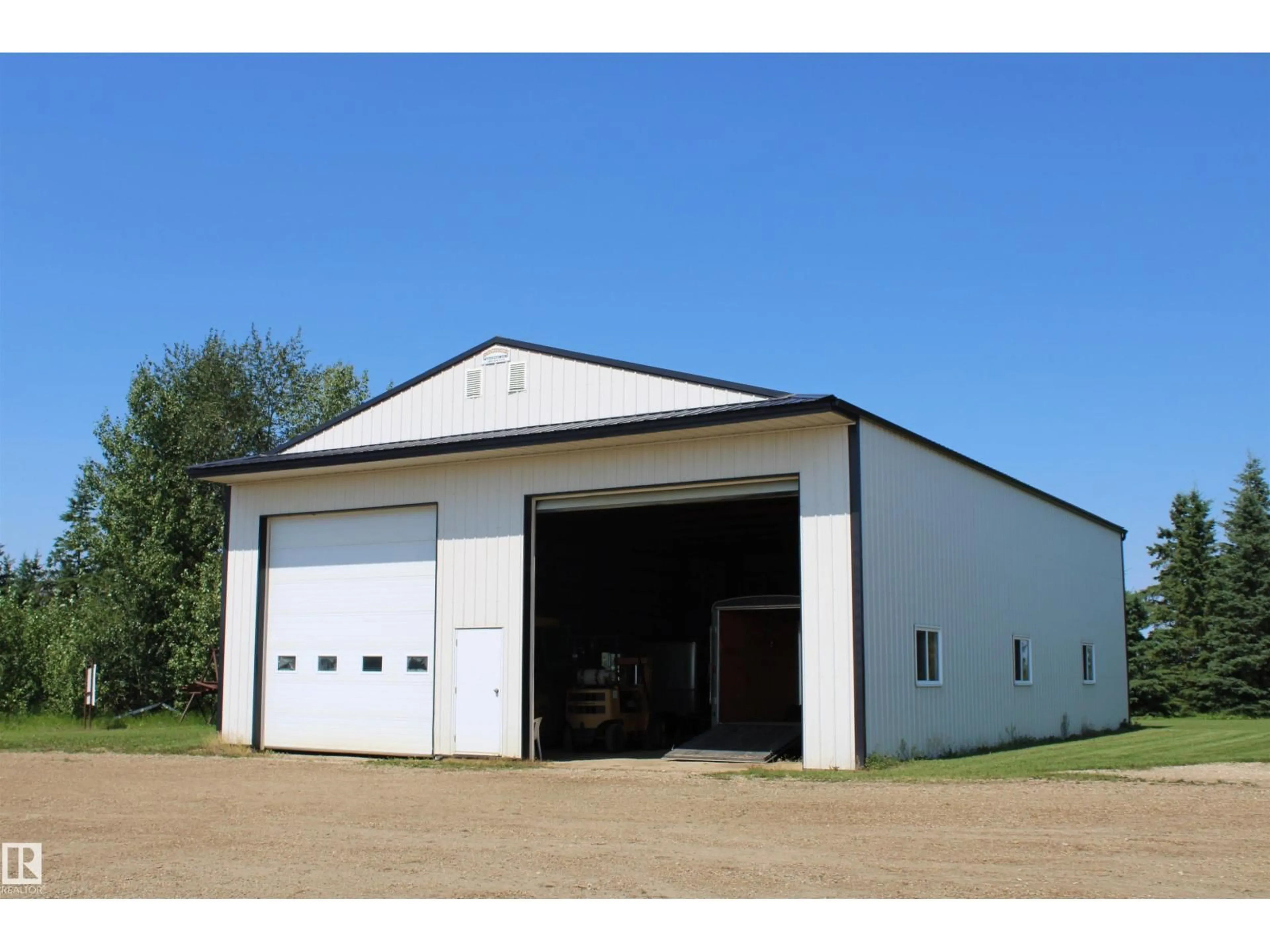 Indoor garage for A - 54516 HWY 43, Rural Lac Ste. Anne County Alberta T0E1V0