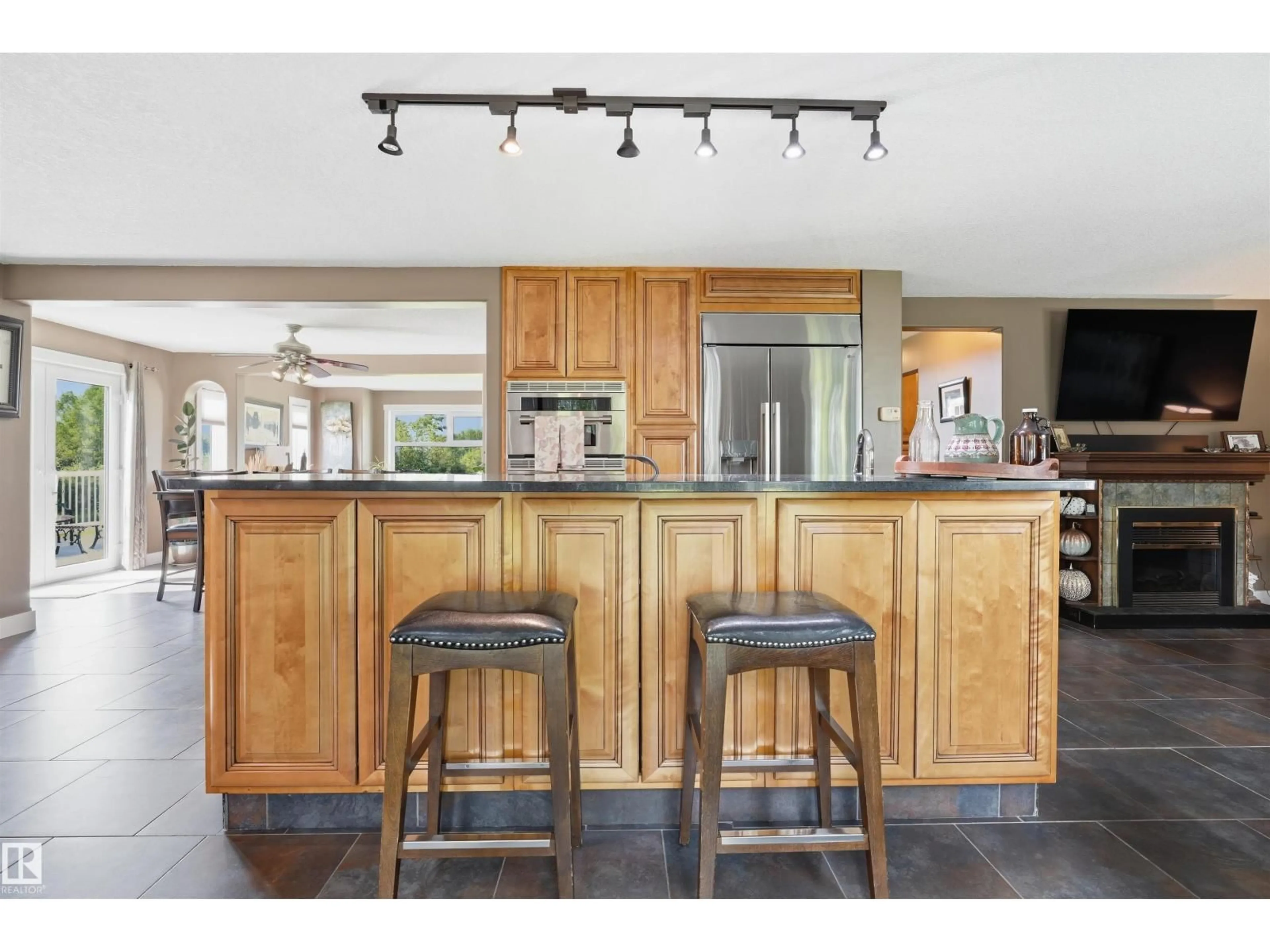 Open concept kitchen, unknown for 43 27507 TWP ROAD 544, Rural Sturgeon County Alberta T8R2B5