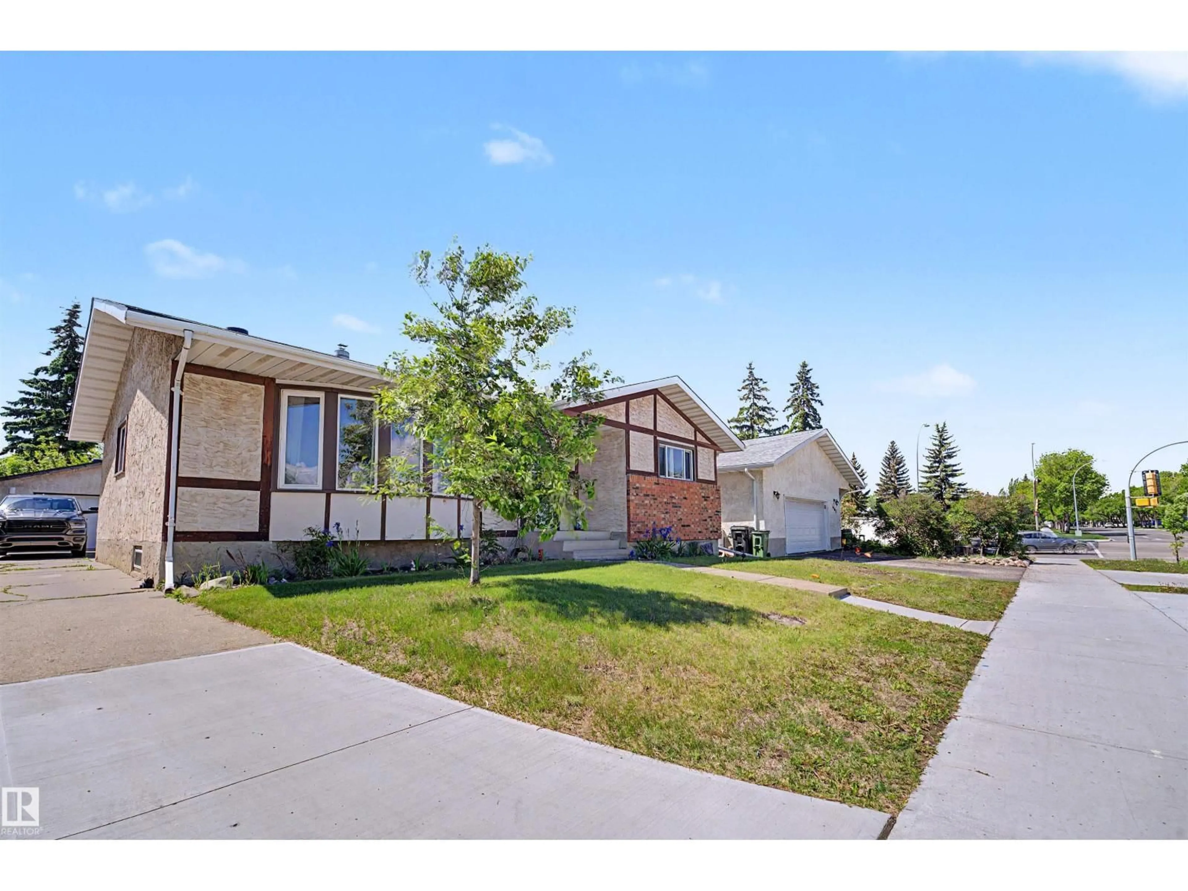 Unknown for 16608 109 ST, Edmonton Alberta T5X1W9