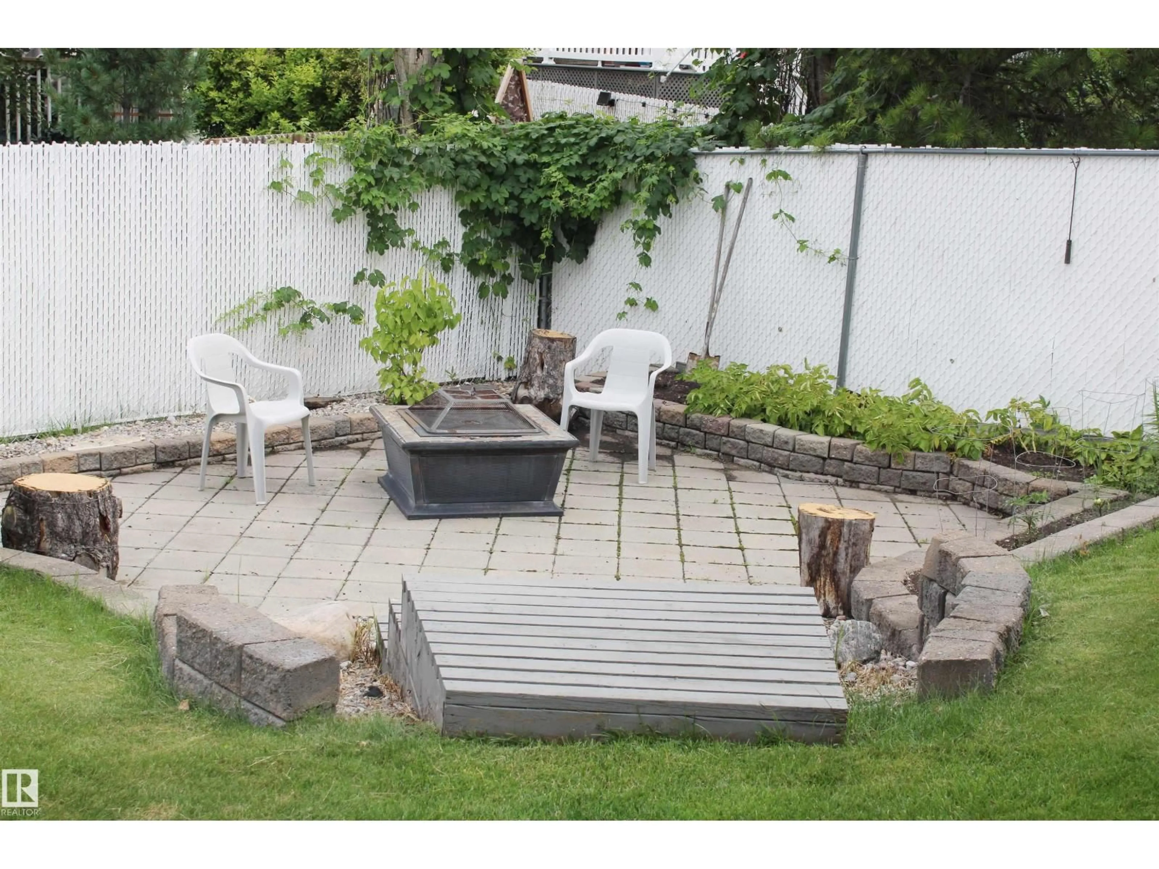 Patio, street for 64 CREEKSIDE WY, Spruce Grove Alberta T7X4A2