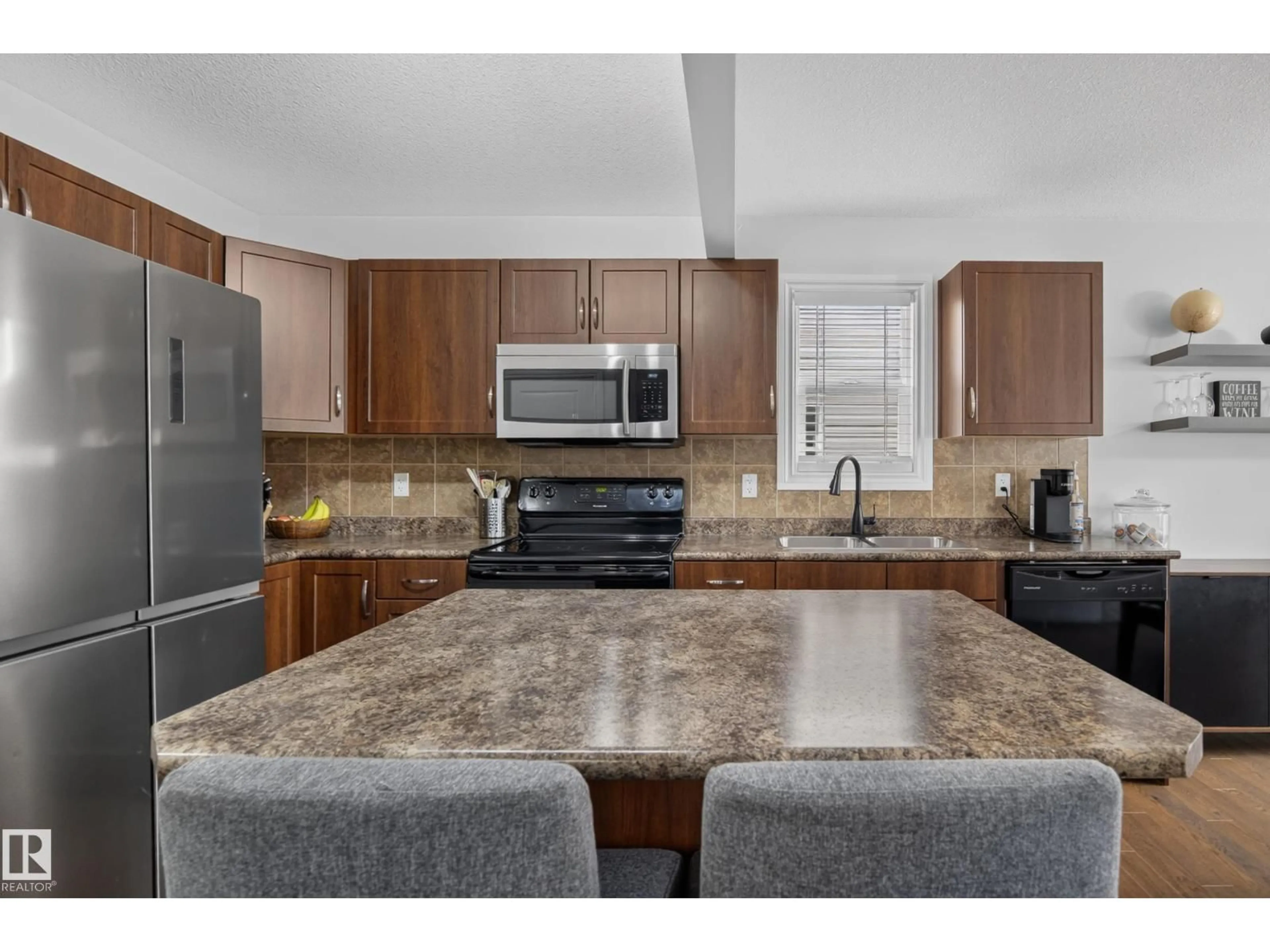 Standard kitchen, ceramic/tile floor for 10 85 SPRUCE VILLAGE DR, Spruce Grove Alberta T7X0L2