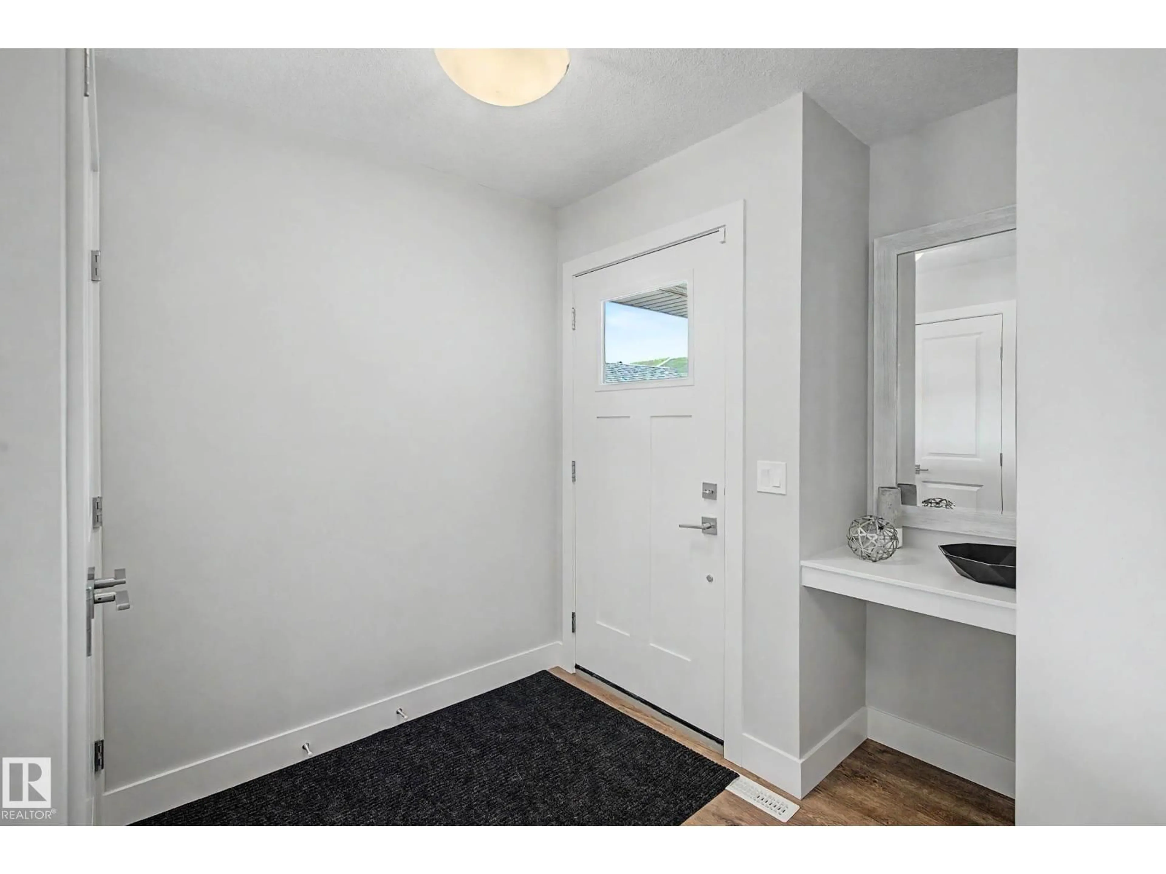 Indoor entryway for 924 MORRIS WY, Leduc Alberta T9E1G1