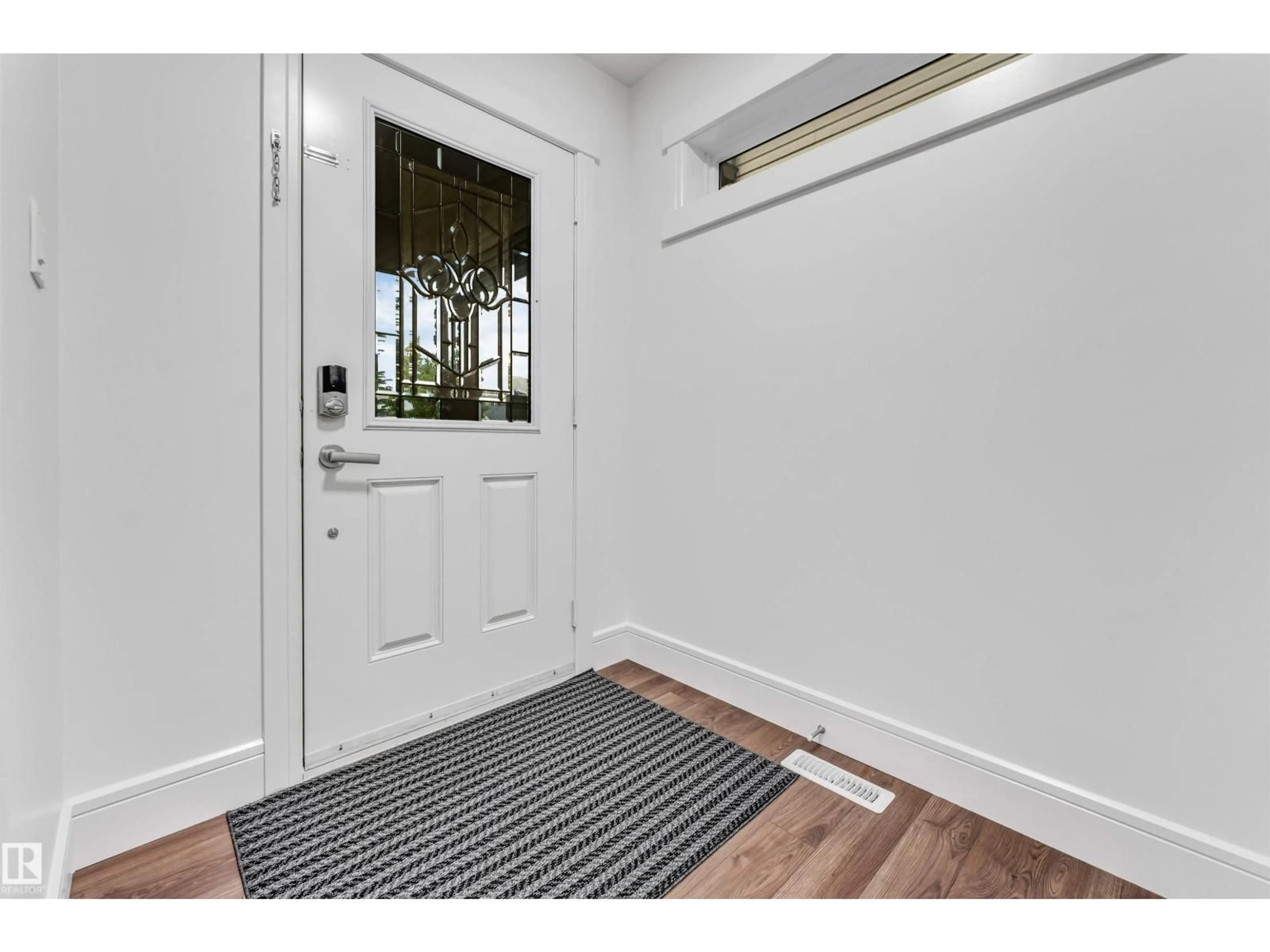 Indoor entryway for SW - 6727 20 AVE, Edmonton Alberta T6X0T4