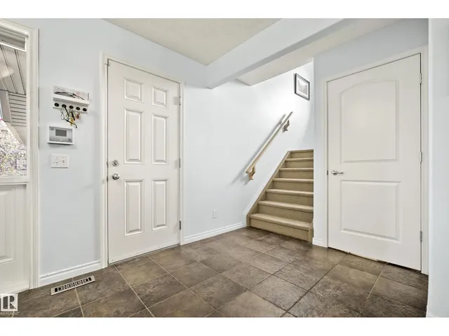 NW - 1212 37C AV, Edmonton 5