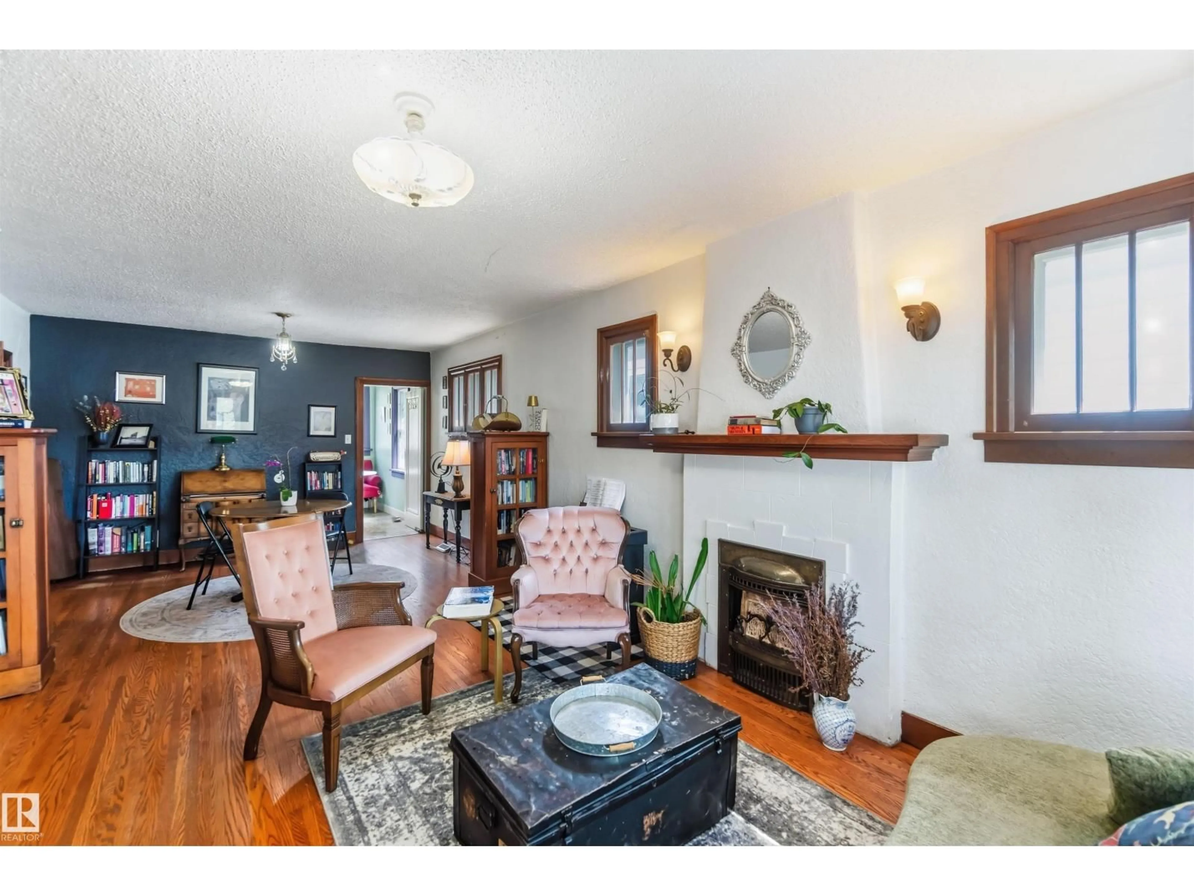 Living room with furniture, unknown for NW - 11343 96 ST, Edmonton Alberta T5G1T2
