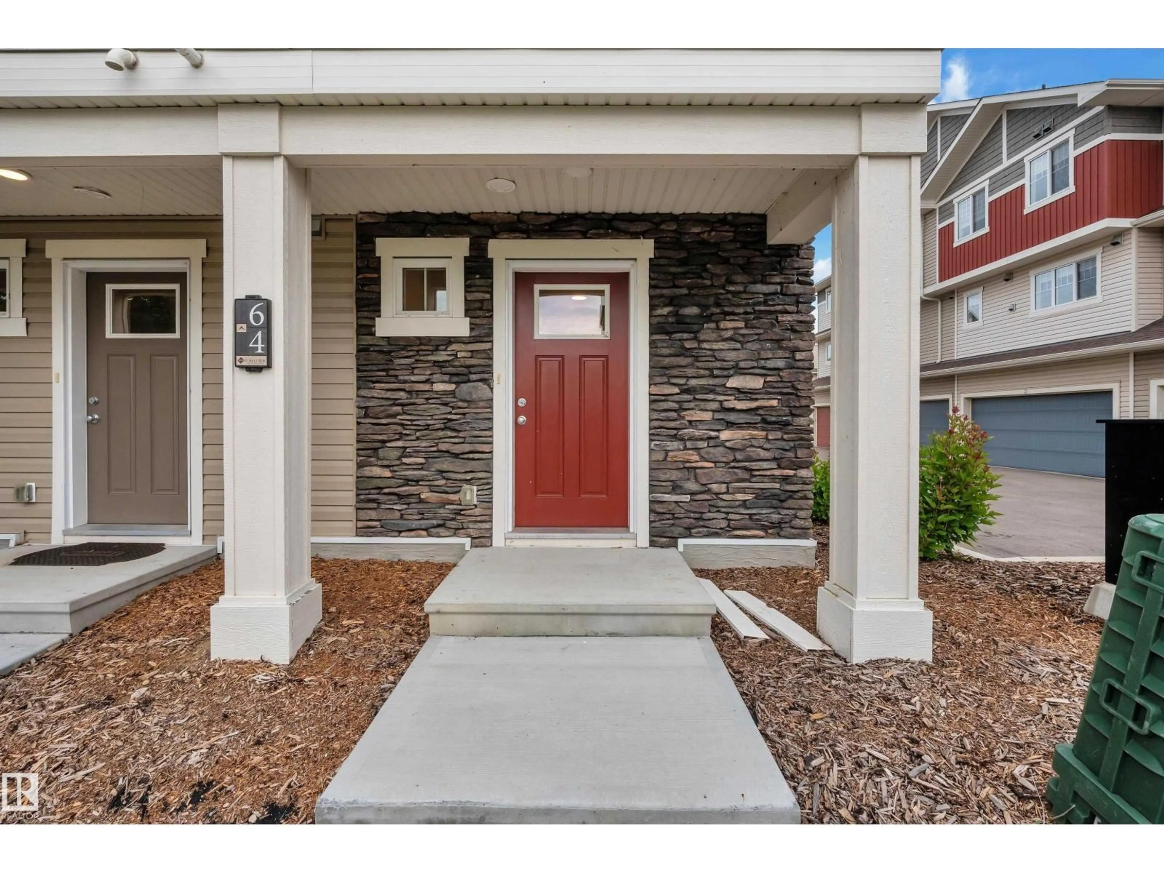Indoor entryway for 64 17832 78 ST, Edmonton Alberta T5Z0P7