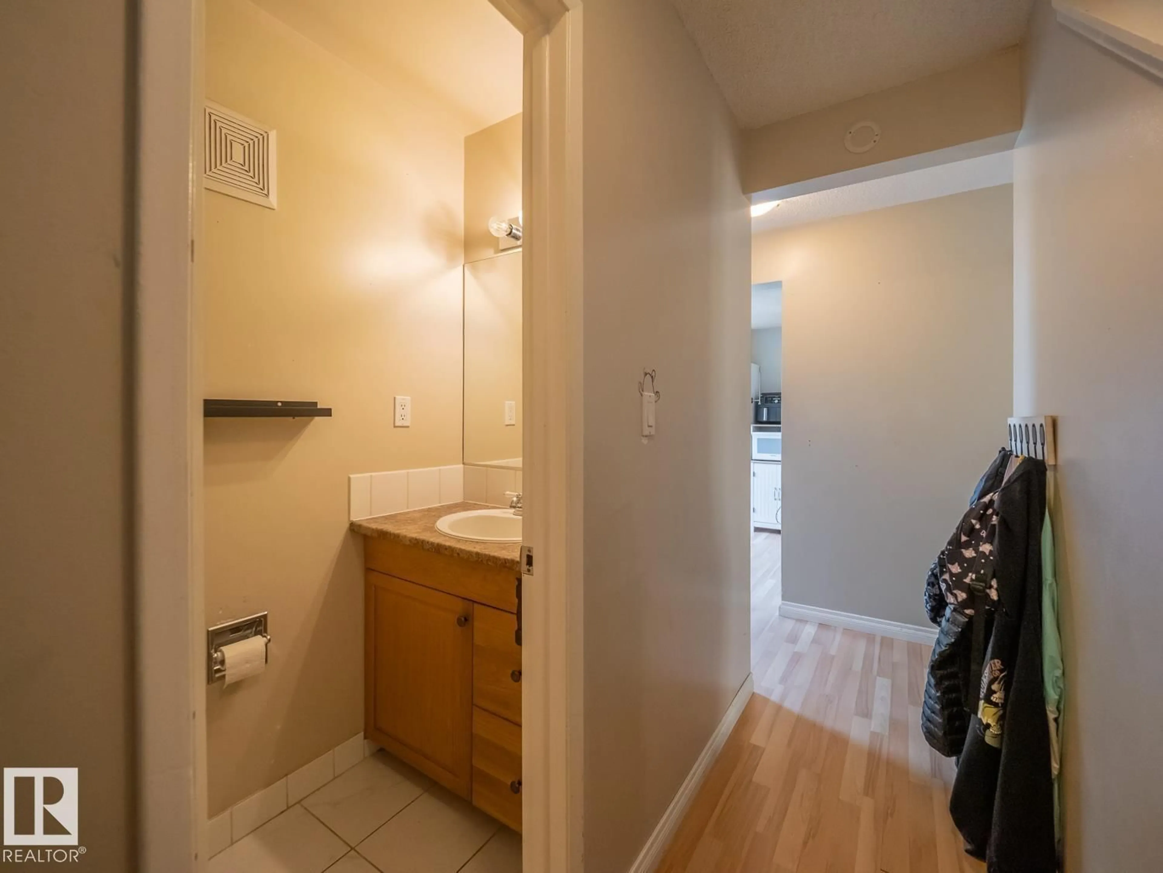 A pic of a room for 208 GRANDIN VG, St. Albert Alberta T8N2J3