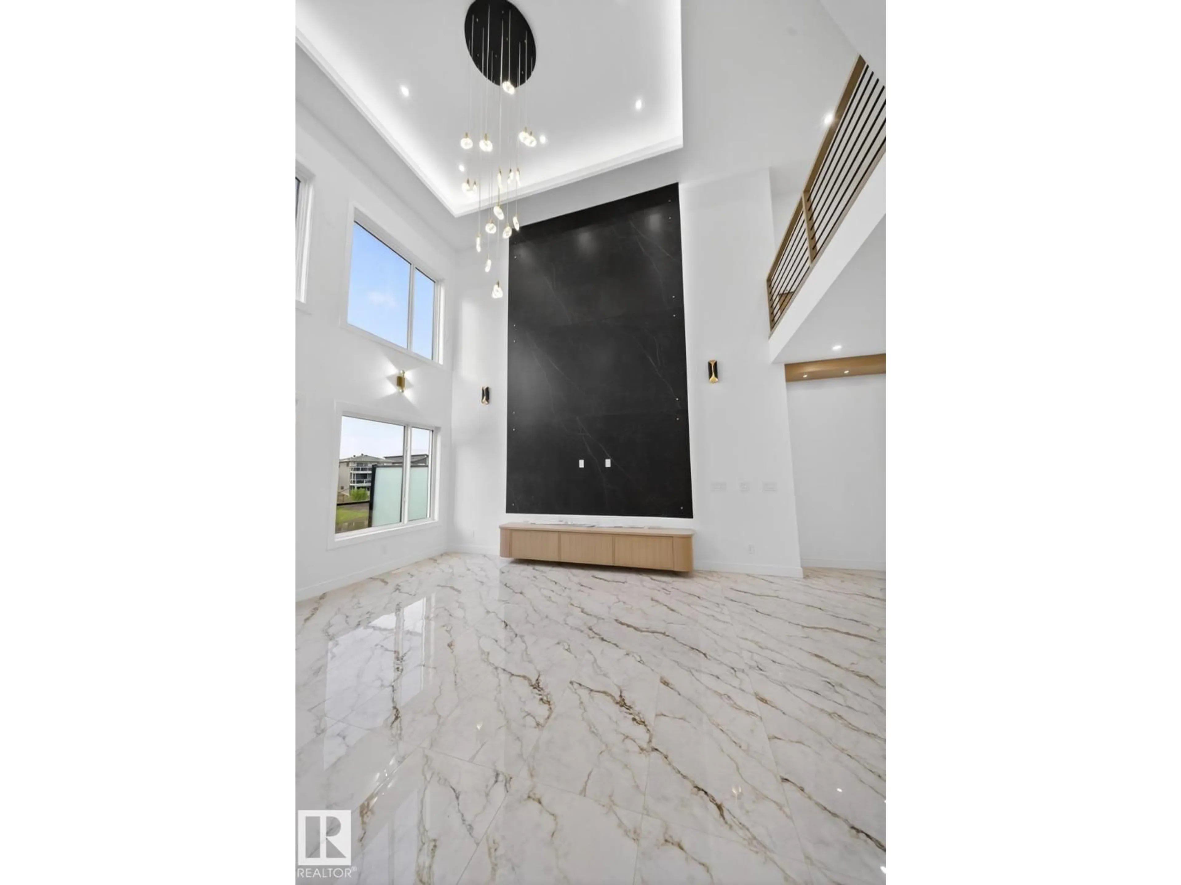 Indoor entryway for 11 HARLEY WY, Spruce Grove Alberta T7X0X4