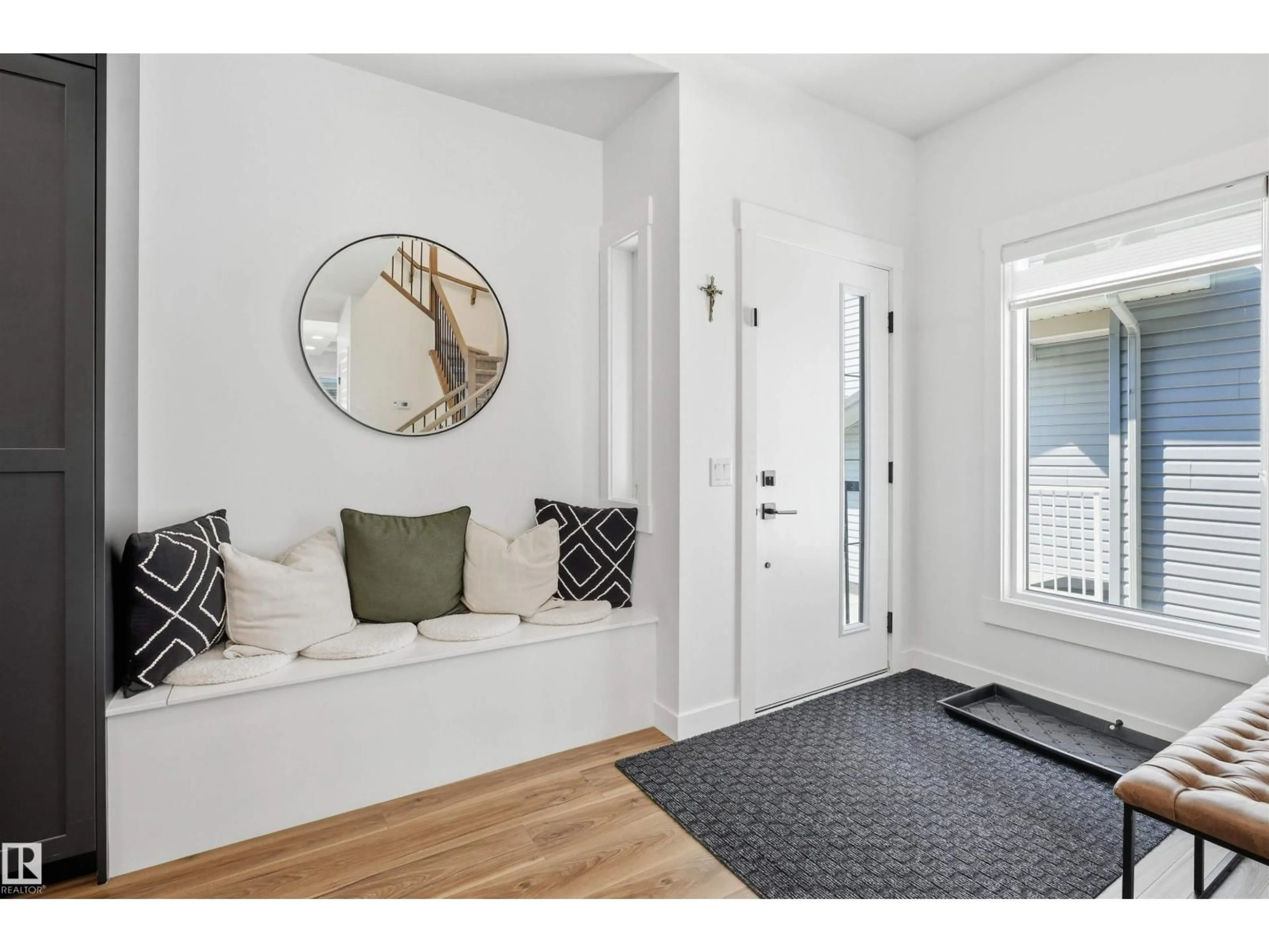 Indoor entryway for NW - 4618 170A AV, Edmonton Alberta T5Y4C9