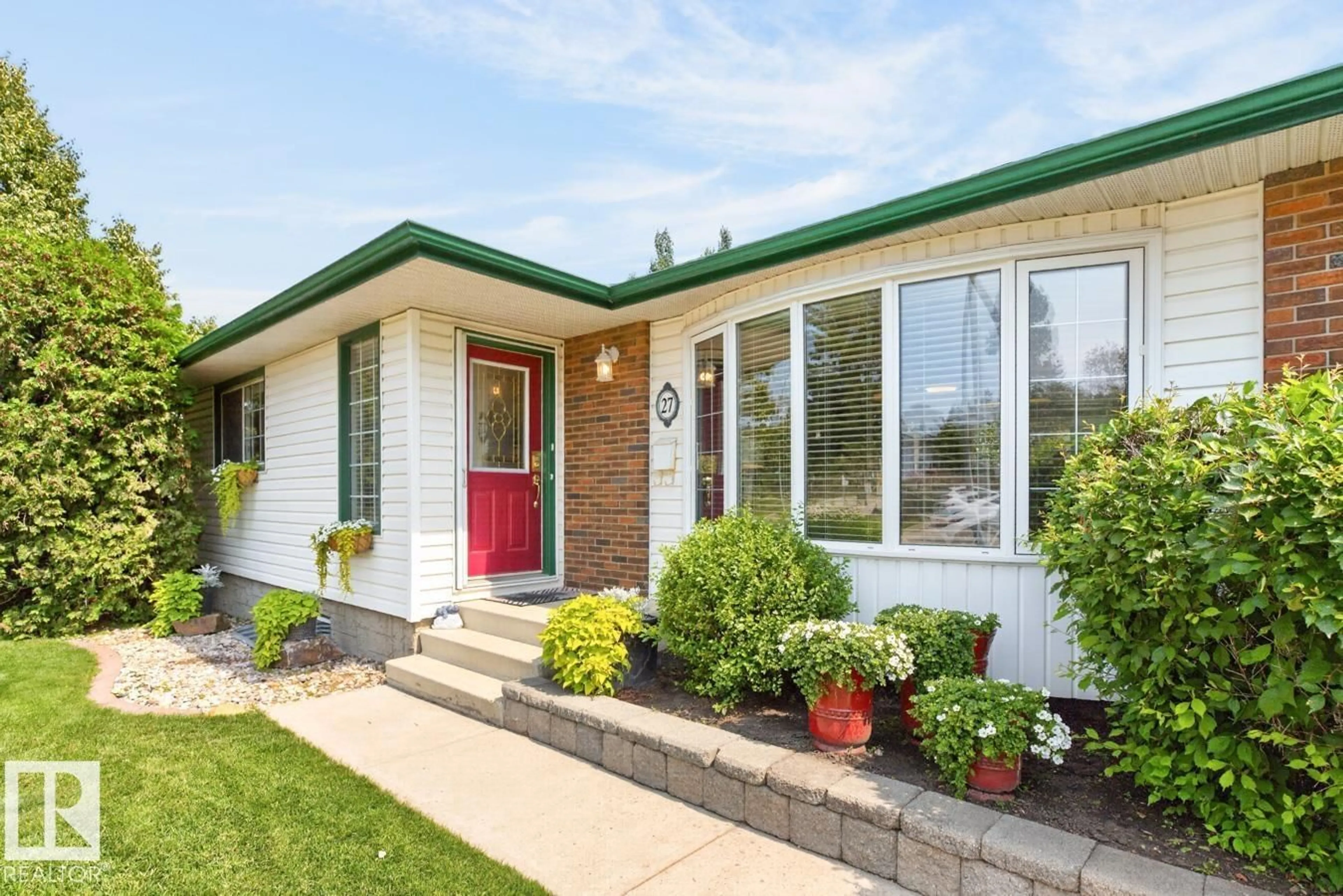 Home with vinyl exterior material, street for 27 MILFORD CR, Sherwood Park Alberta T8V3V3