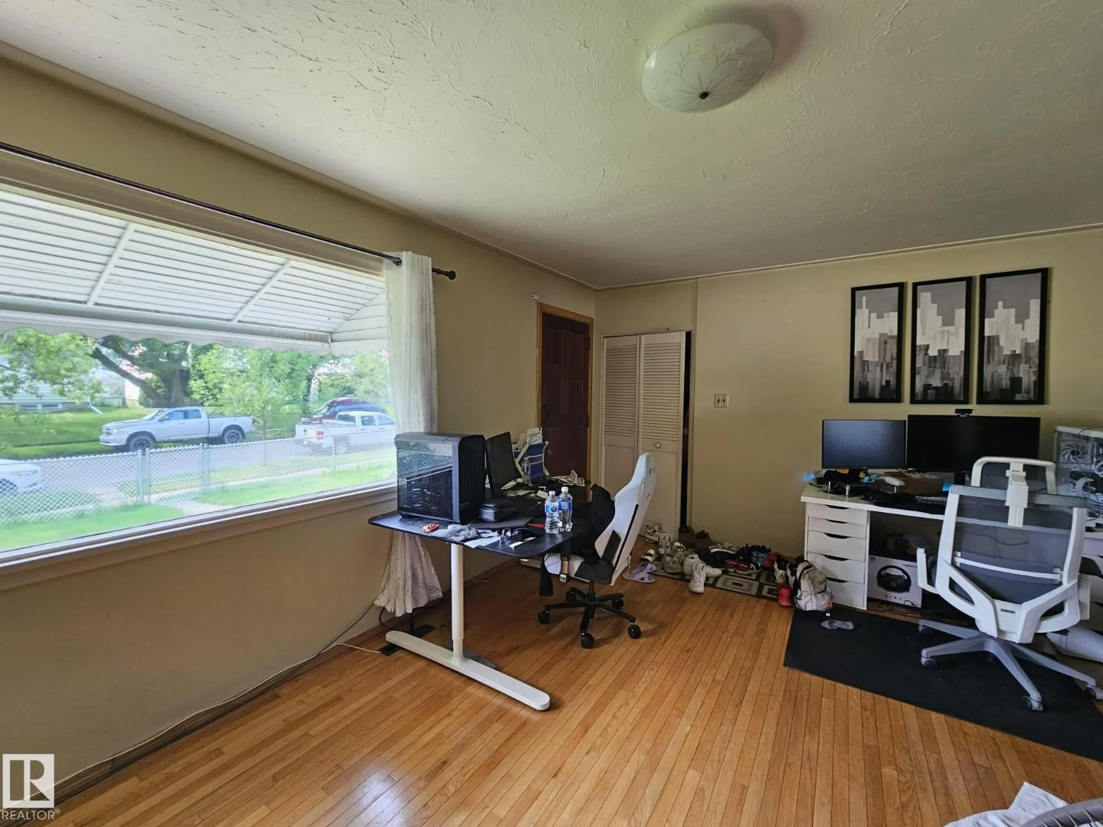 A pic of a room for 13103 63 ST NW, Edmonton Alberta T5A0W7