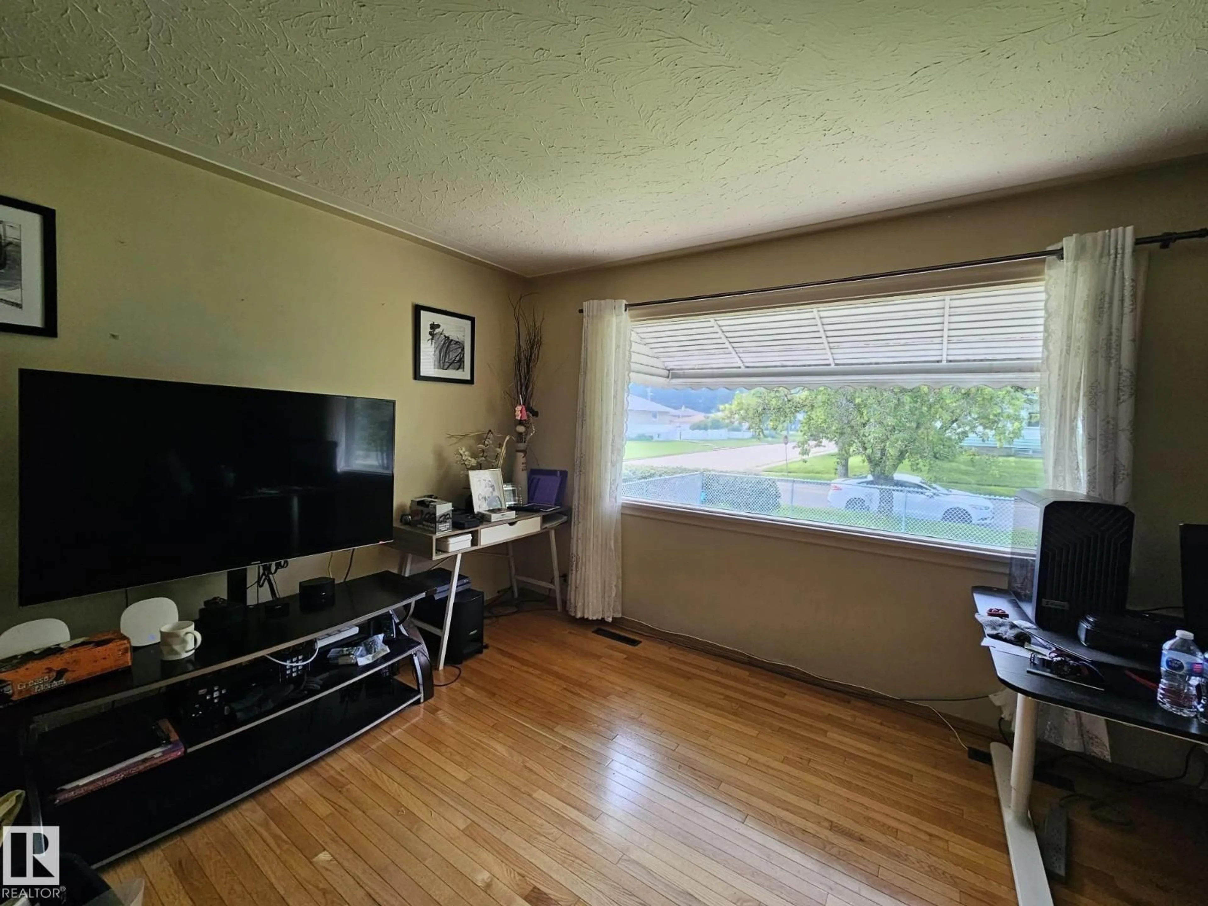 A pic of a room for 13103 63 ST NW, Edmonton Alberta T5A0W7