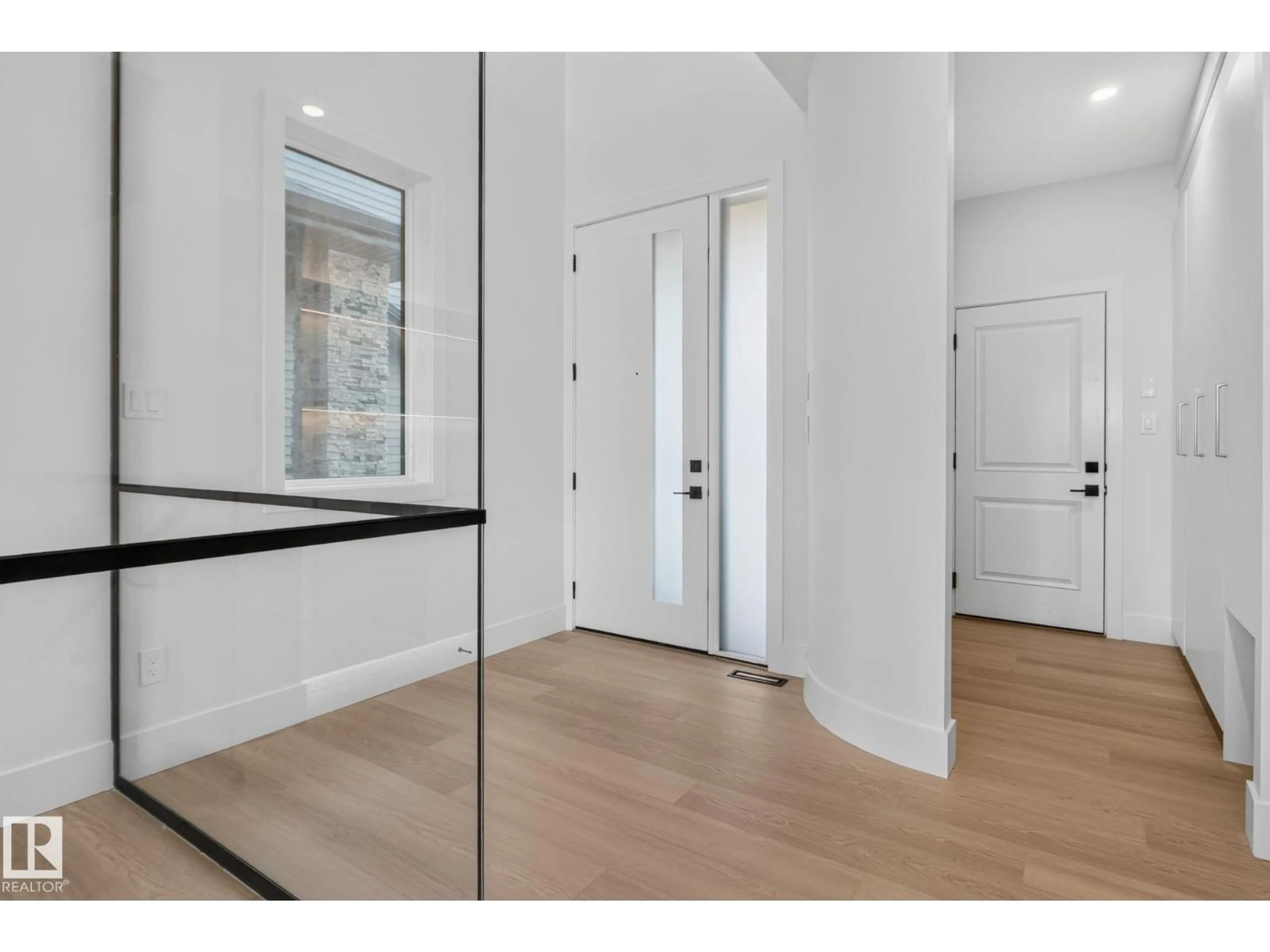 Indoor entryway for 8791 MAYDAY LN, Edmonton Alberta T6X3E9