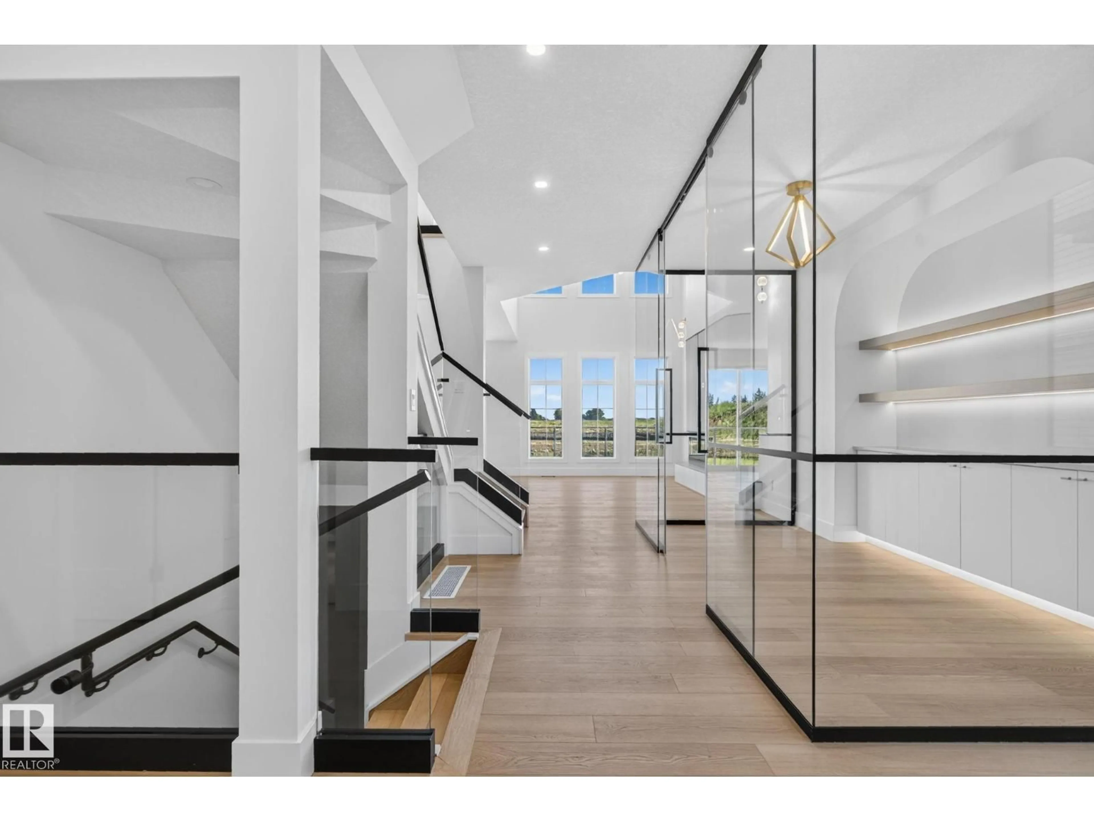Indoor foyer for 8791 MAYDAY LN, Edmonton Alberta T6X3E9
