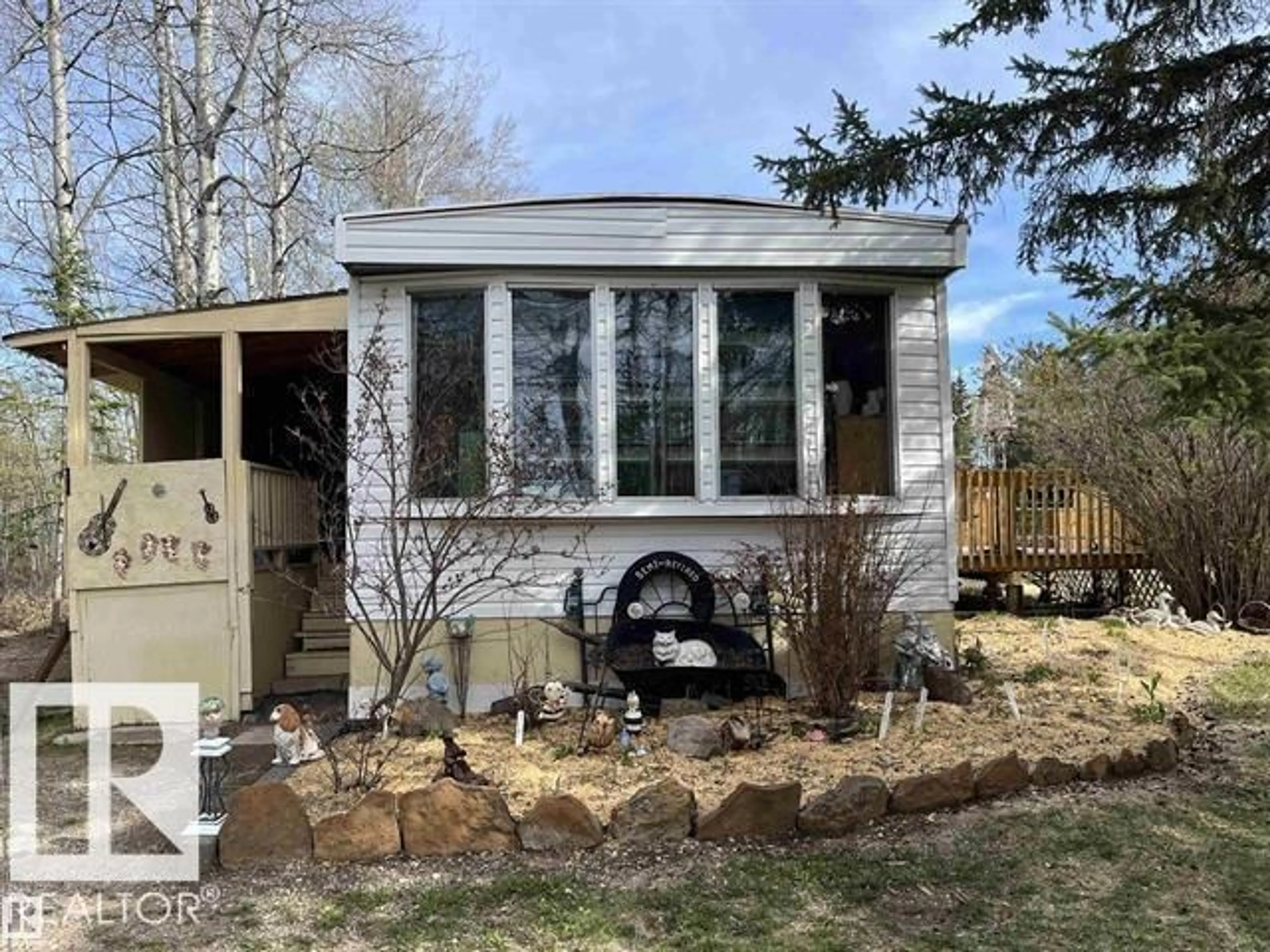 Home with vinyl exterior material, unknown for 210 - 55504 NIKOODI RD, Rural Lac Ste. Anne County Alberta T0E0X0