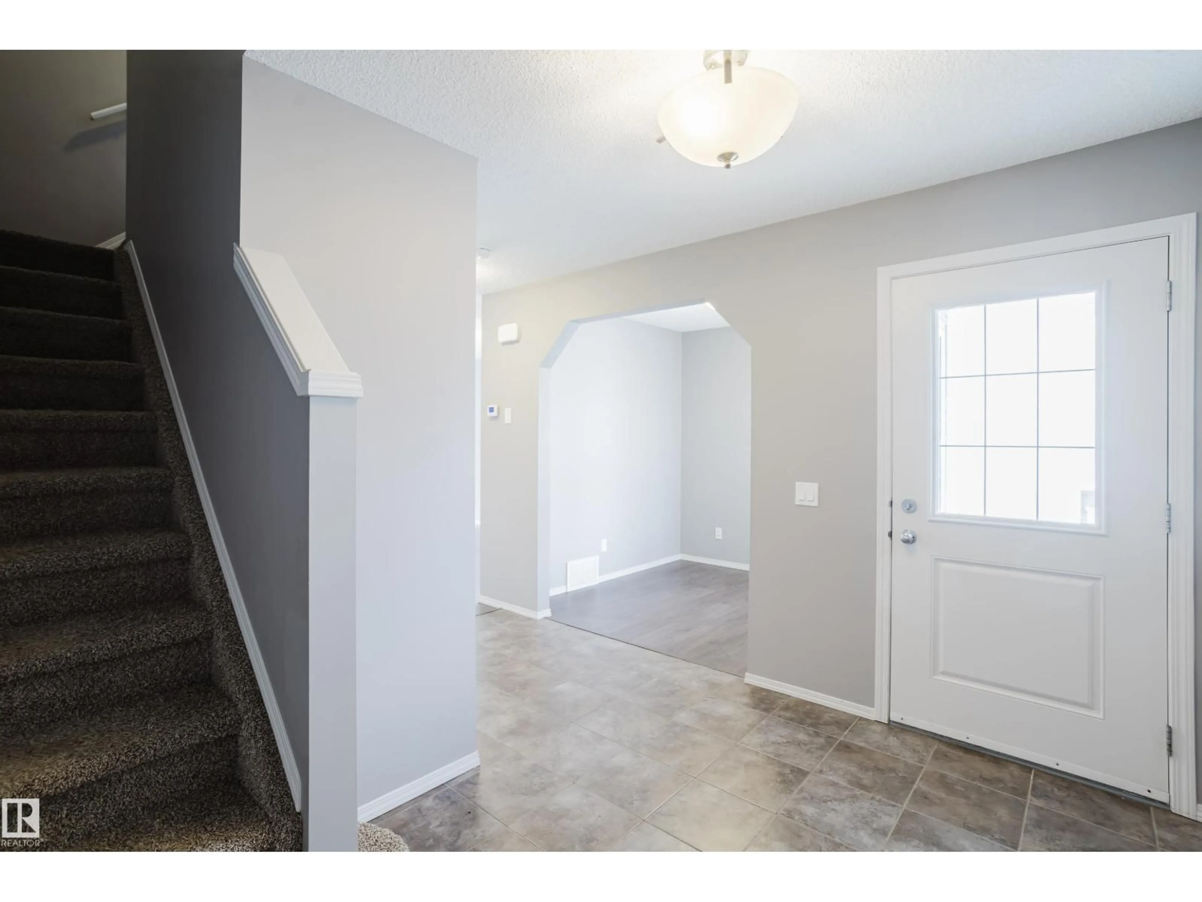 Indoor entryway for 14009 164 AV, Edmonton Alberta T6V0K6